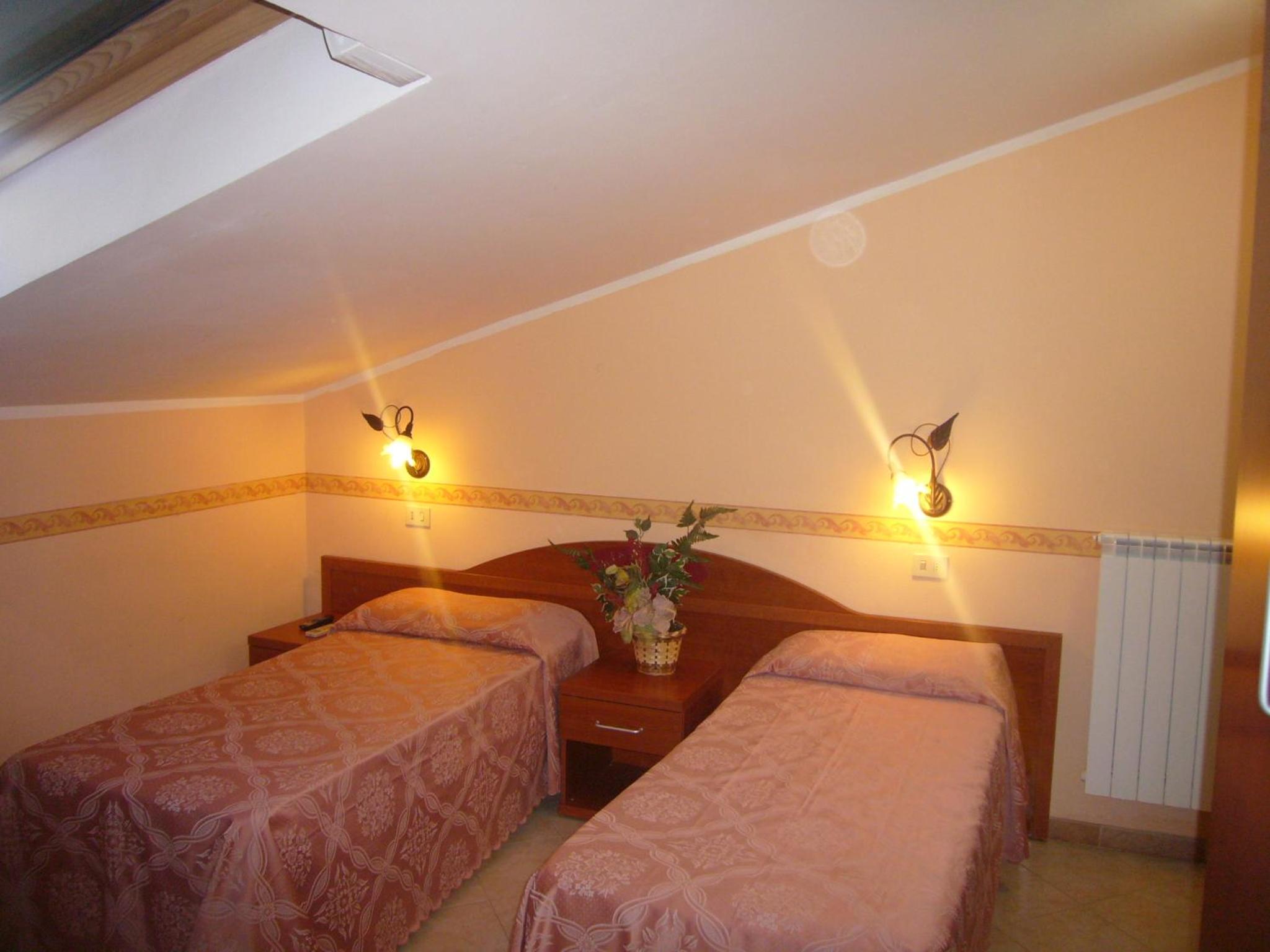 Standard Twin Room photo 1