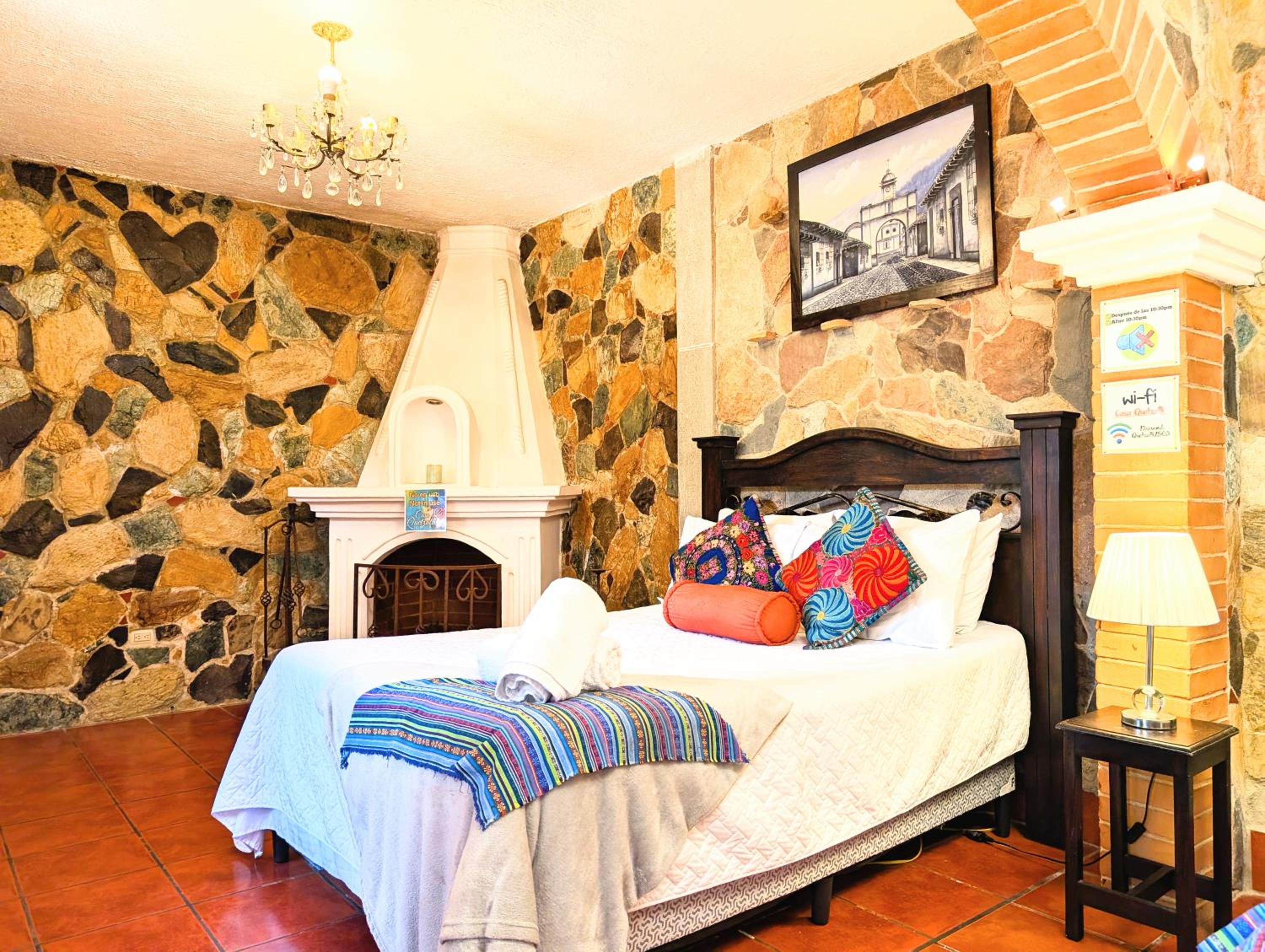 Superior Family Room photo 3