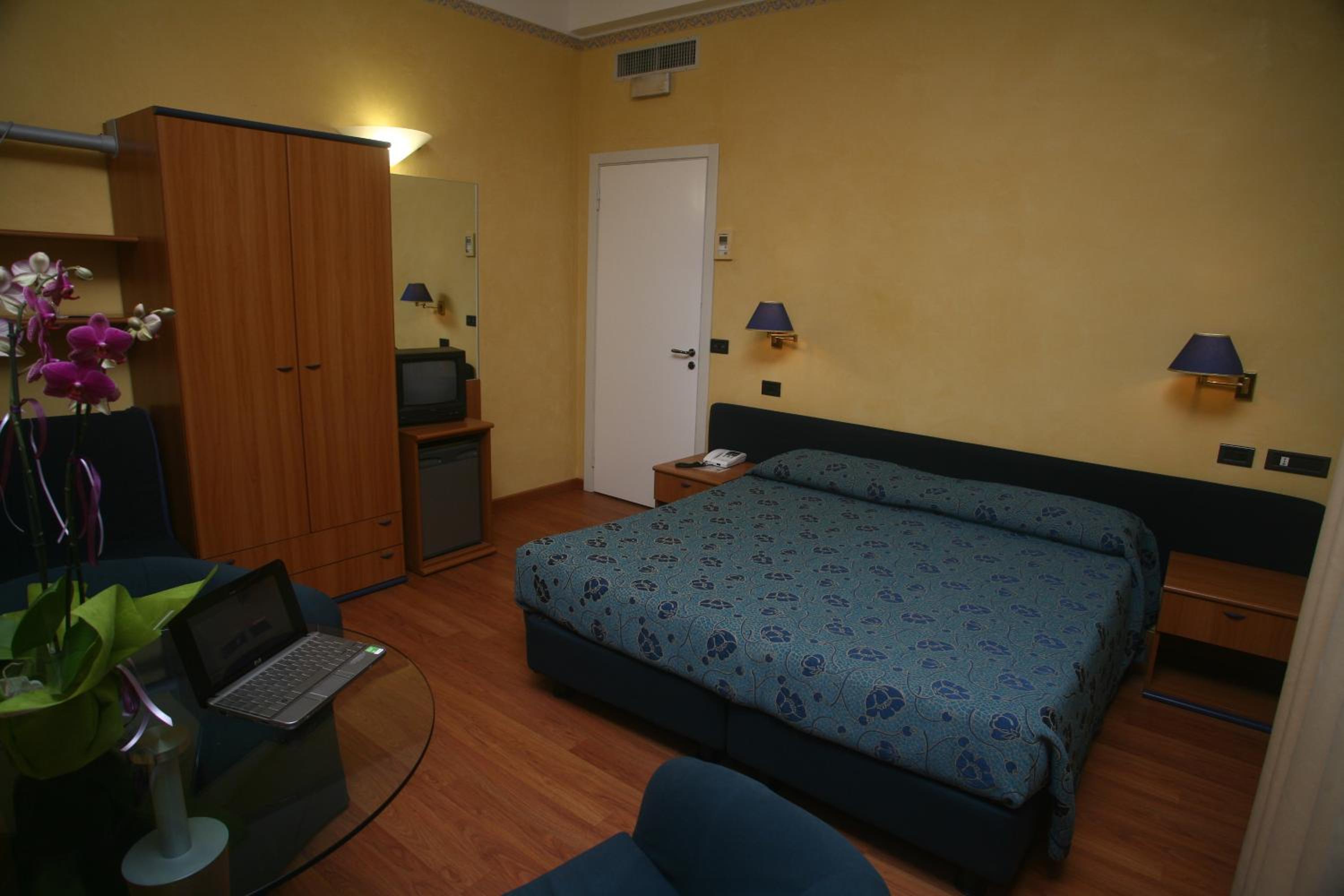 Double or Twin Room photo 1