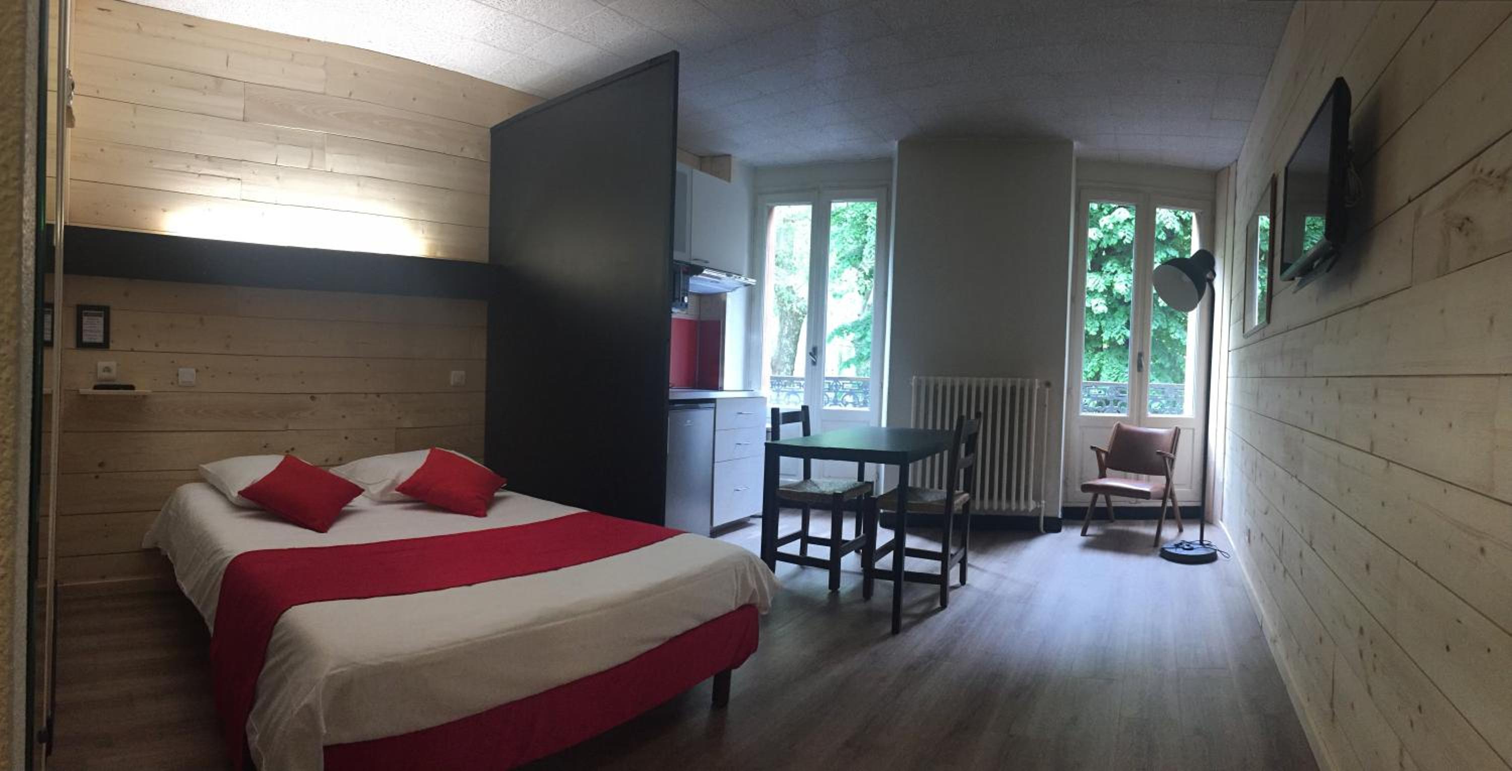 Studio Apartment photo 1