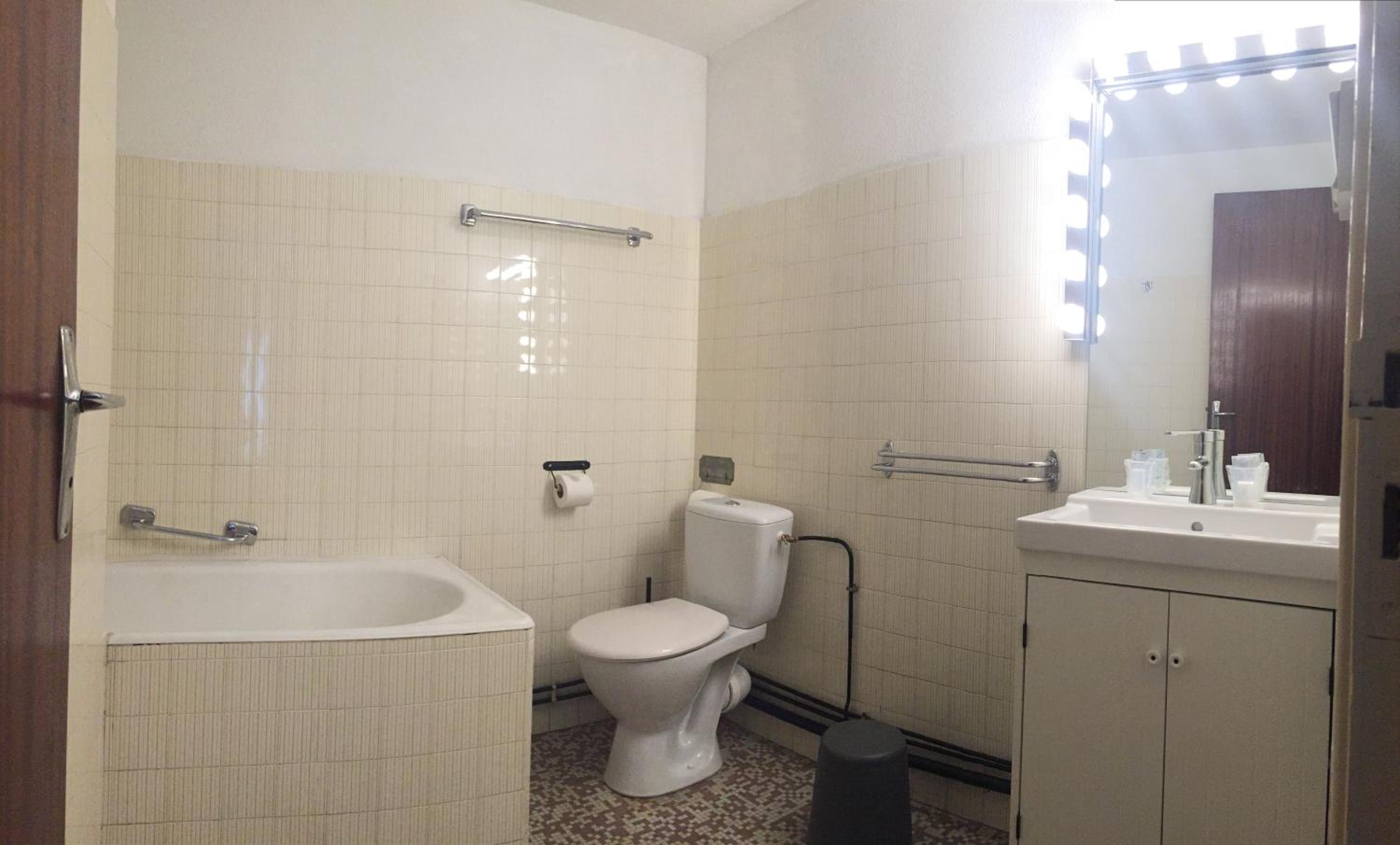 Studio Apartment photo 3