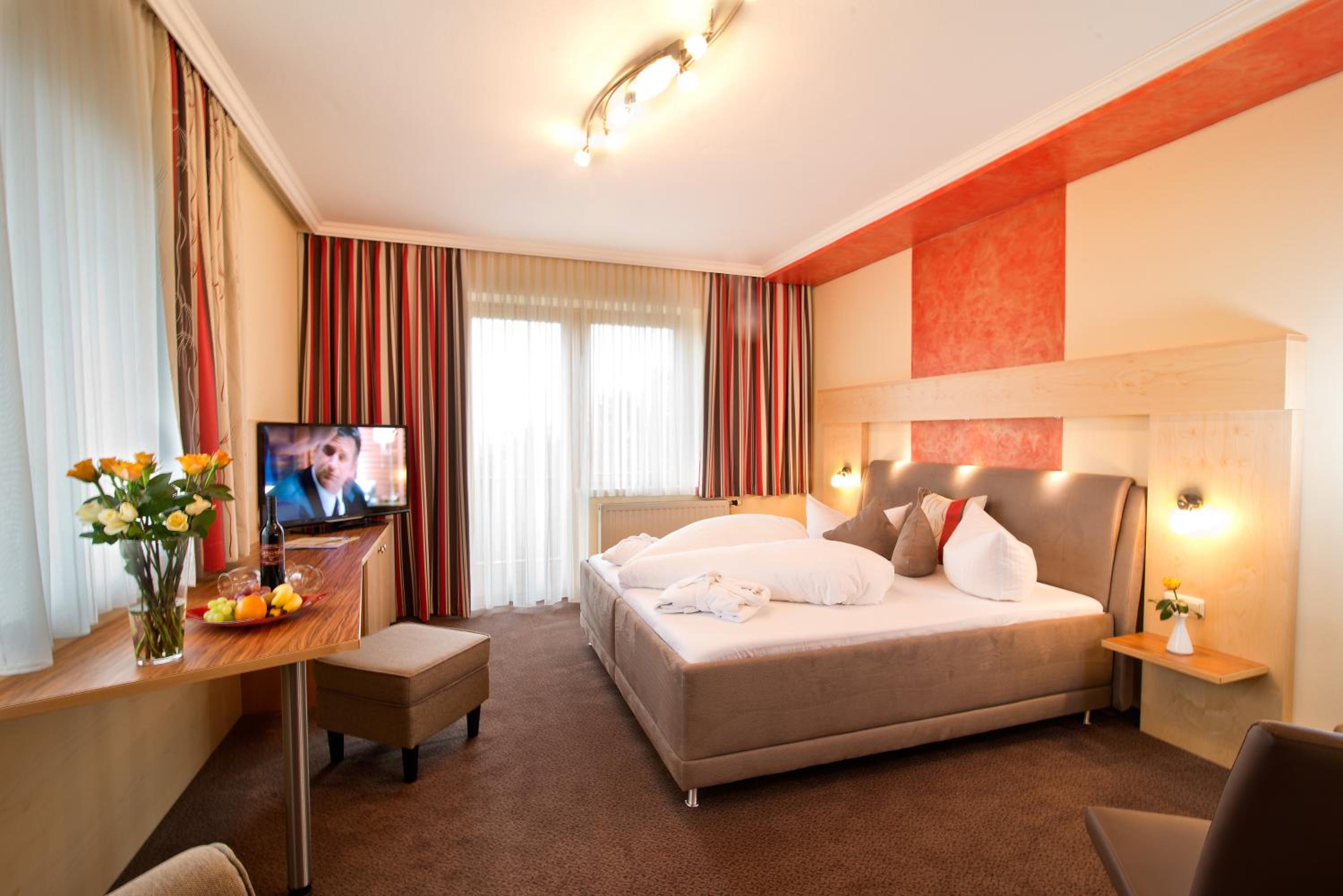 Deluxe Double Room with Balcony photo 1