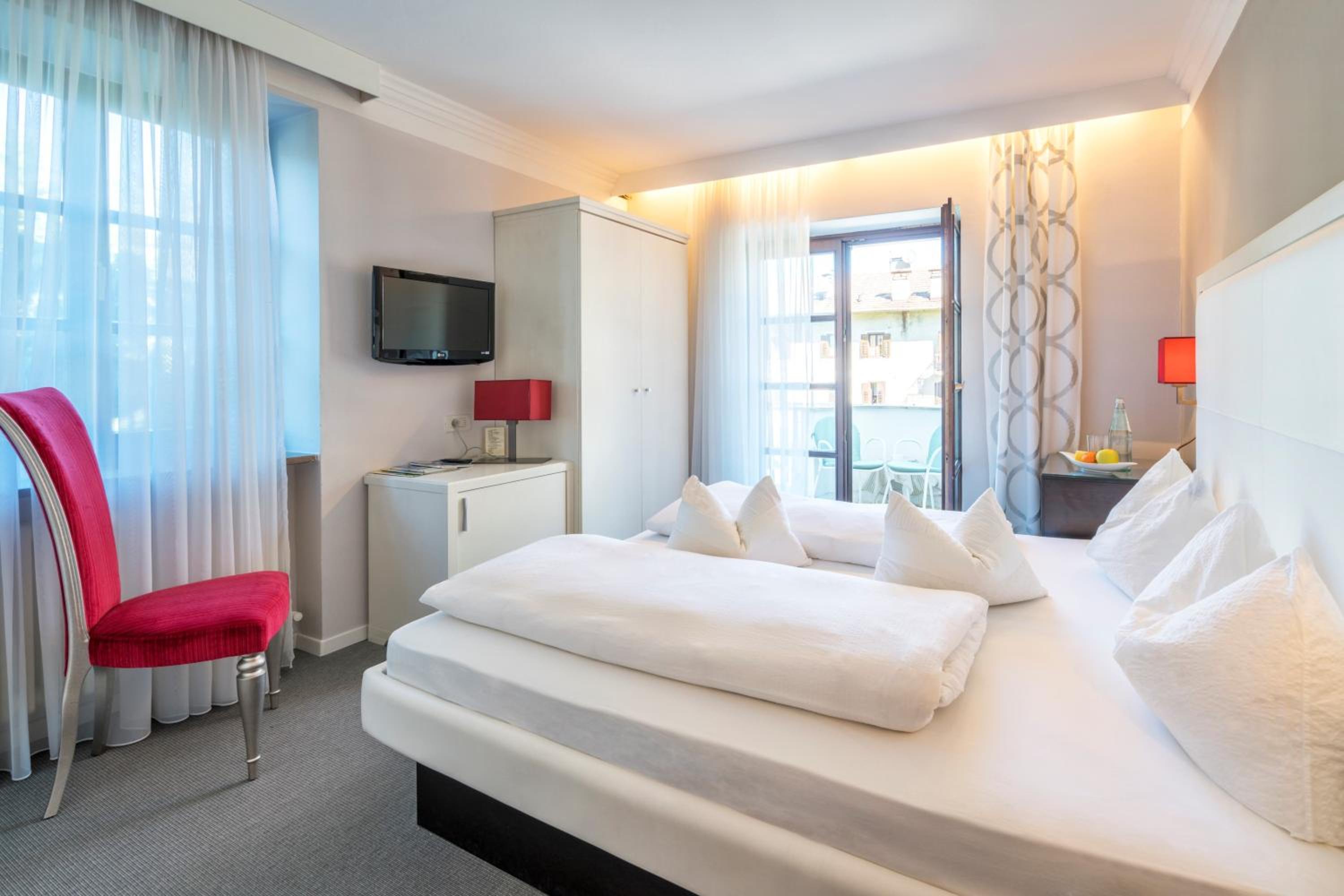 Standard Double Room - Photo 7