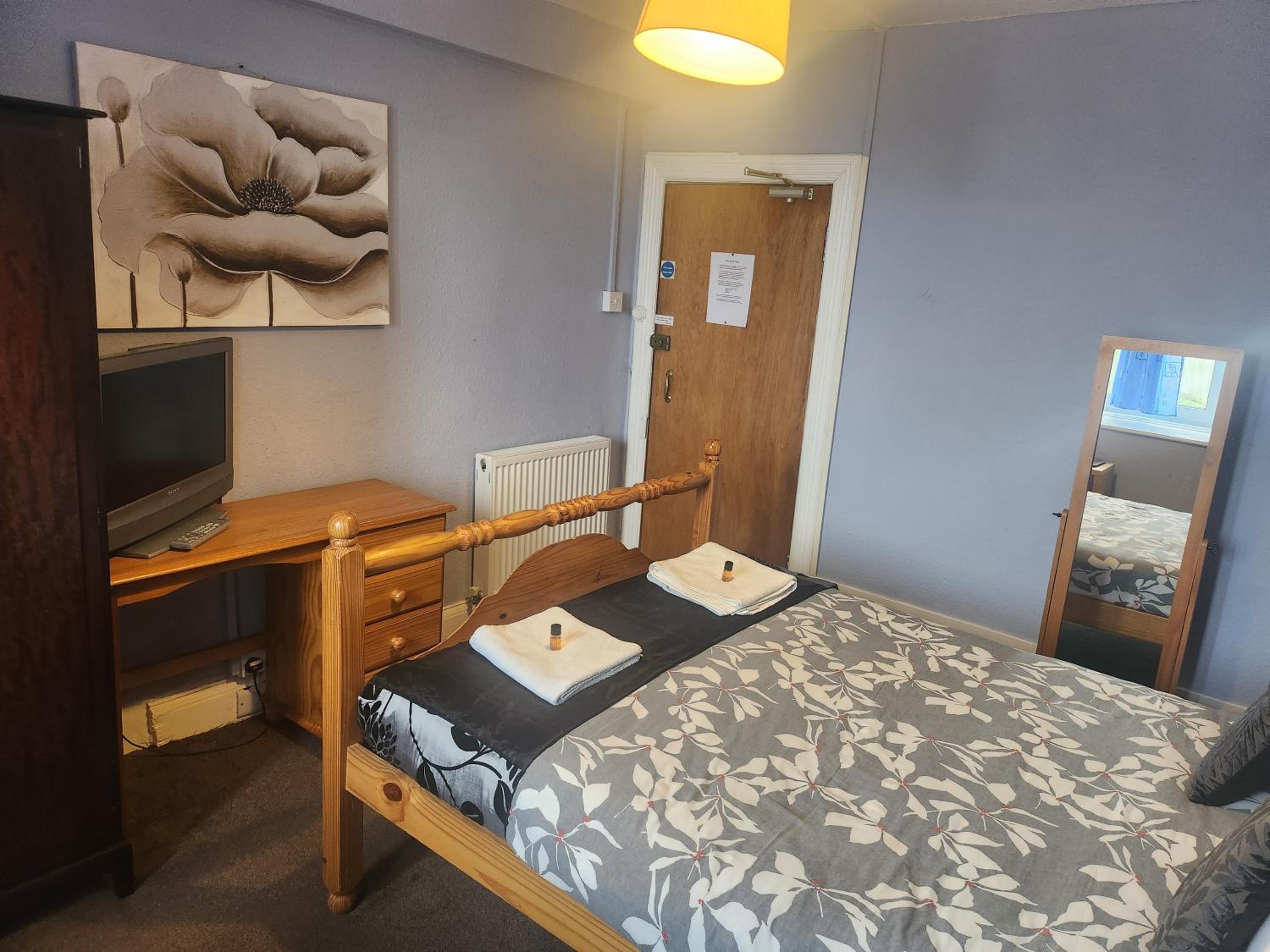 Double Room - Photo 6