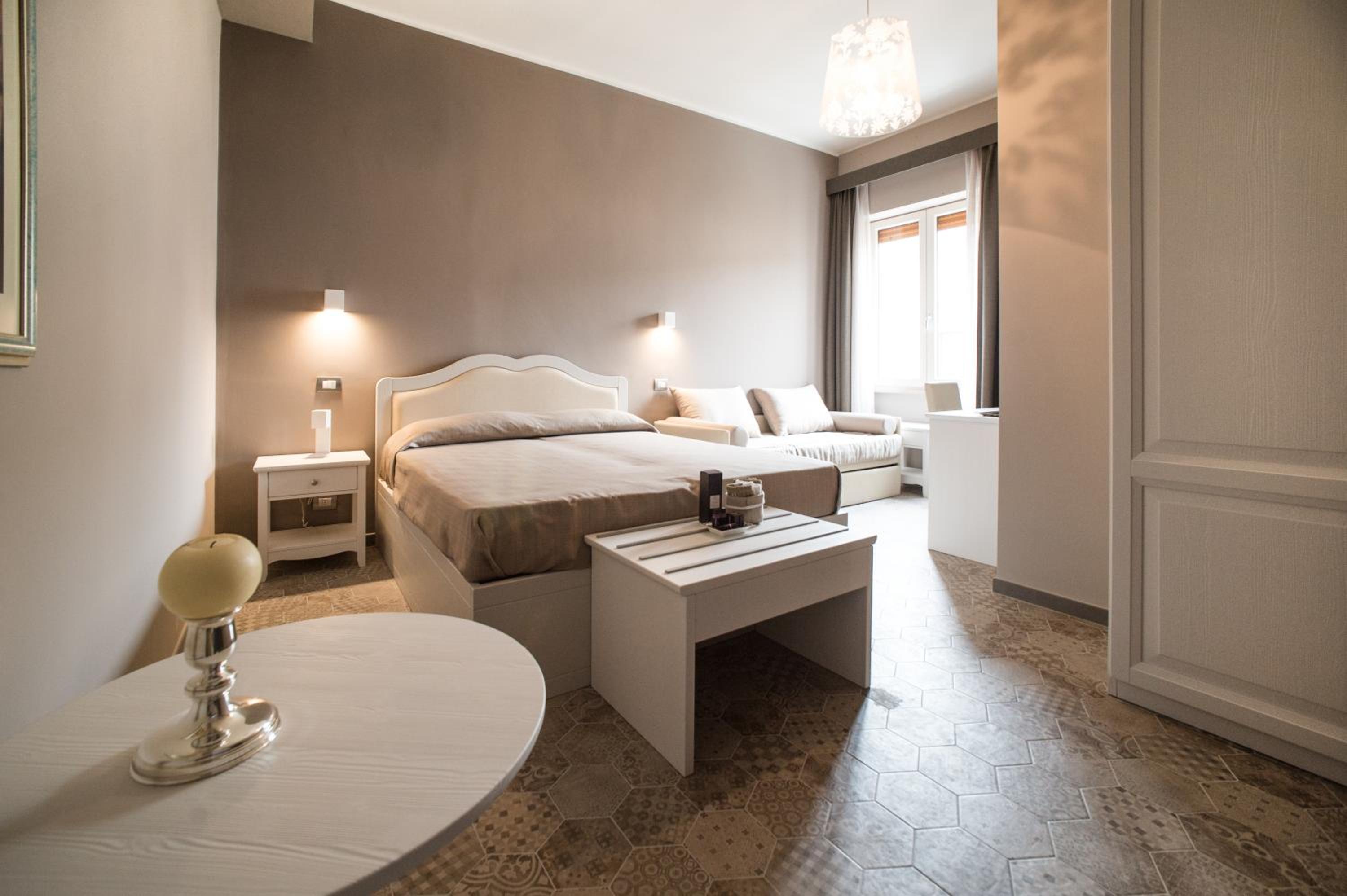 Standard Double Room - Photo 4