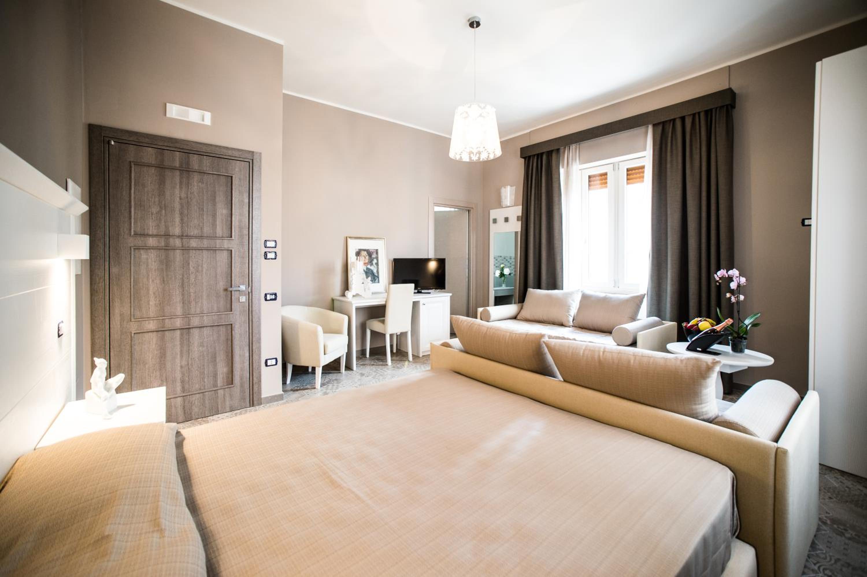 Standard Triple Room - Photo 7
