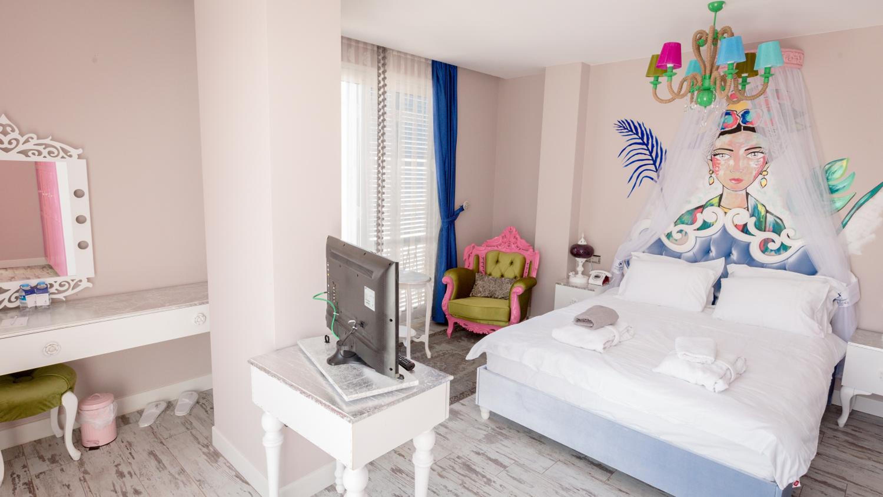 Junior Suite Room with Lake View