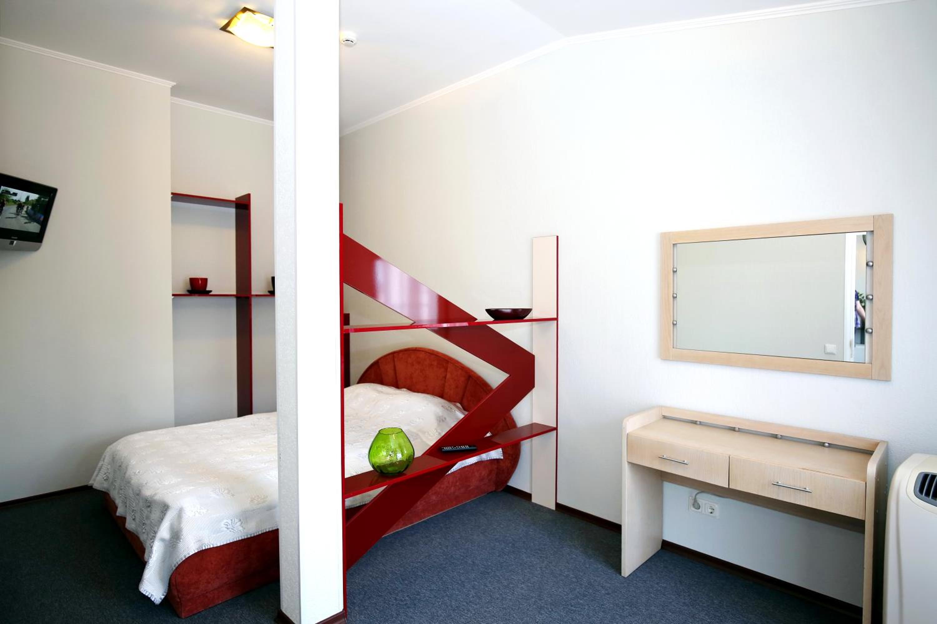 Apartment With Spa Bath photo 2