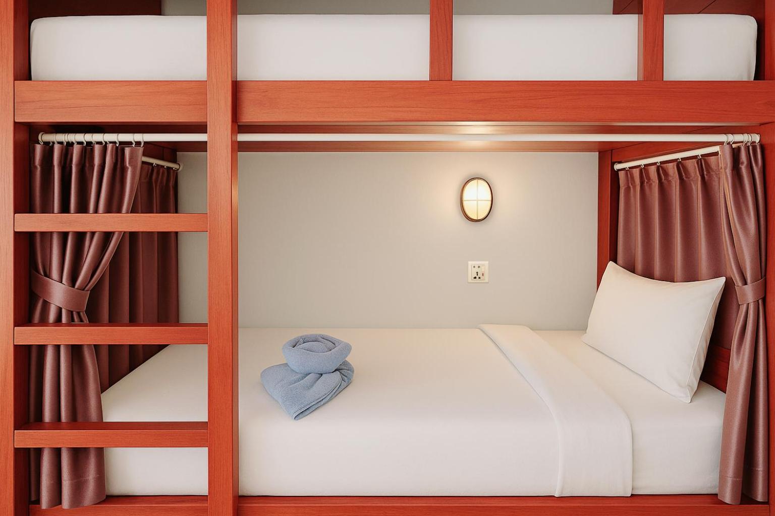 Bed in 8-Bed Dormitory Room photo 3