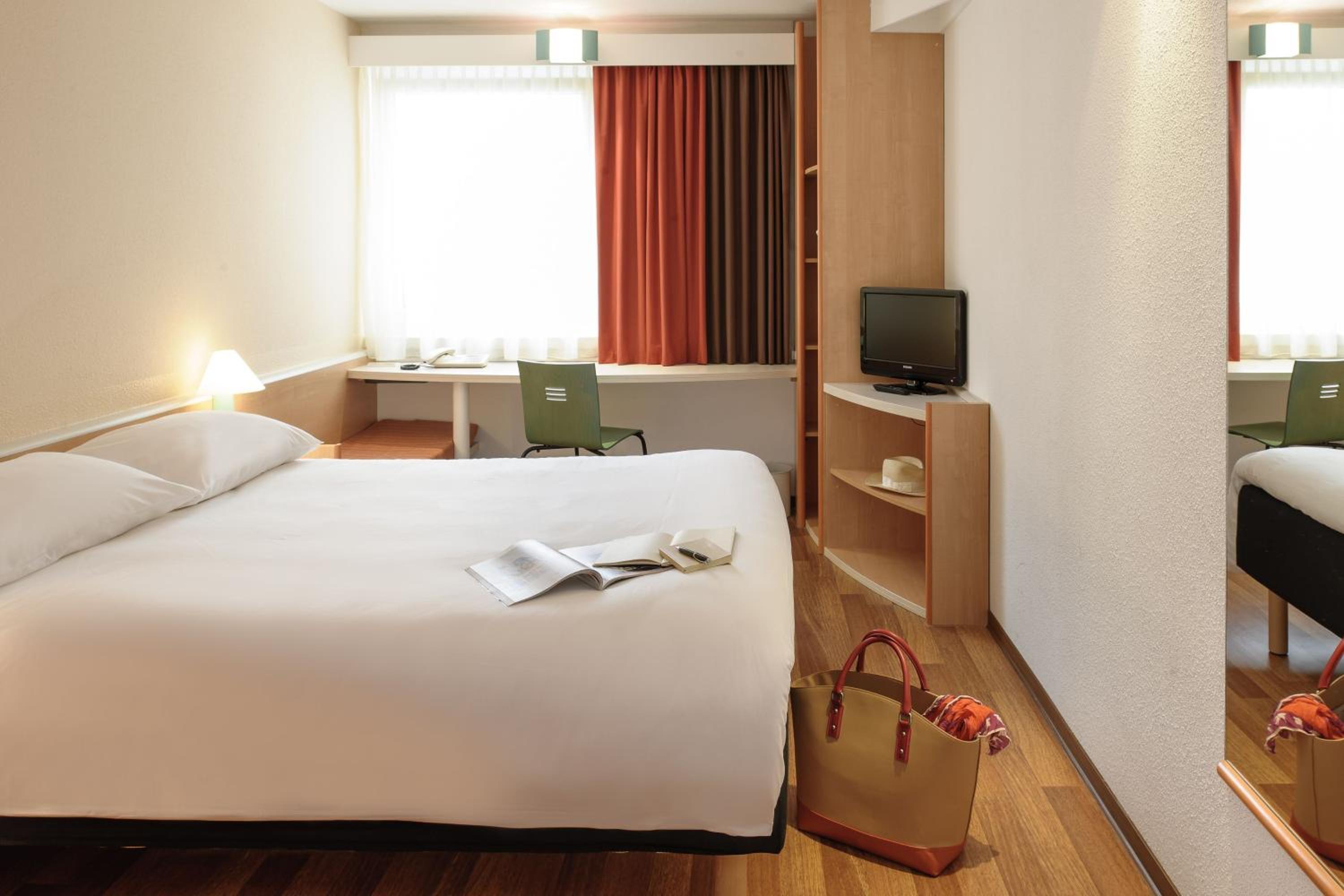 Standard Double Room - Photo 5