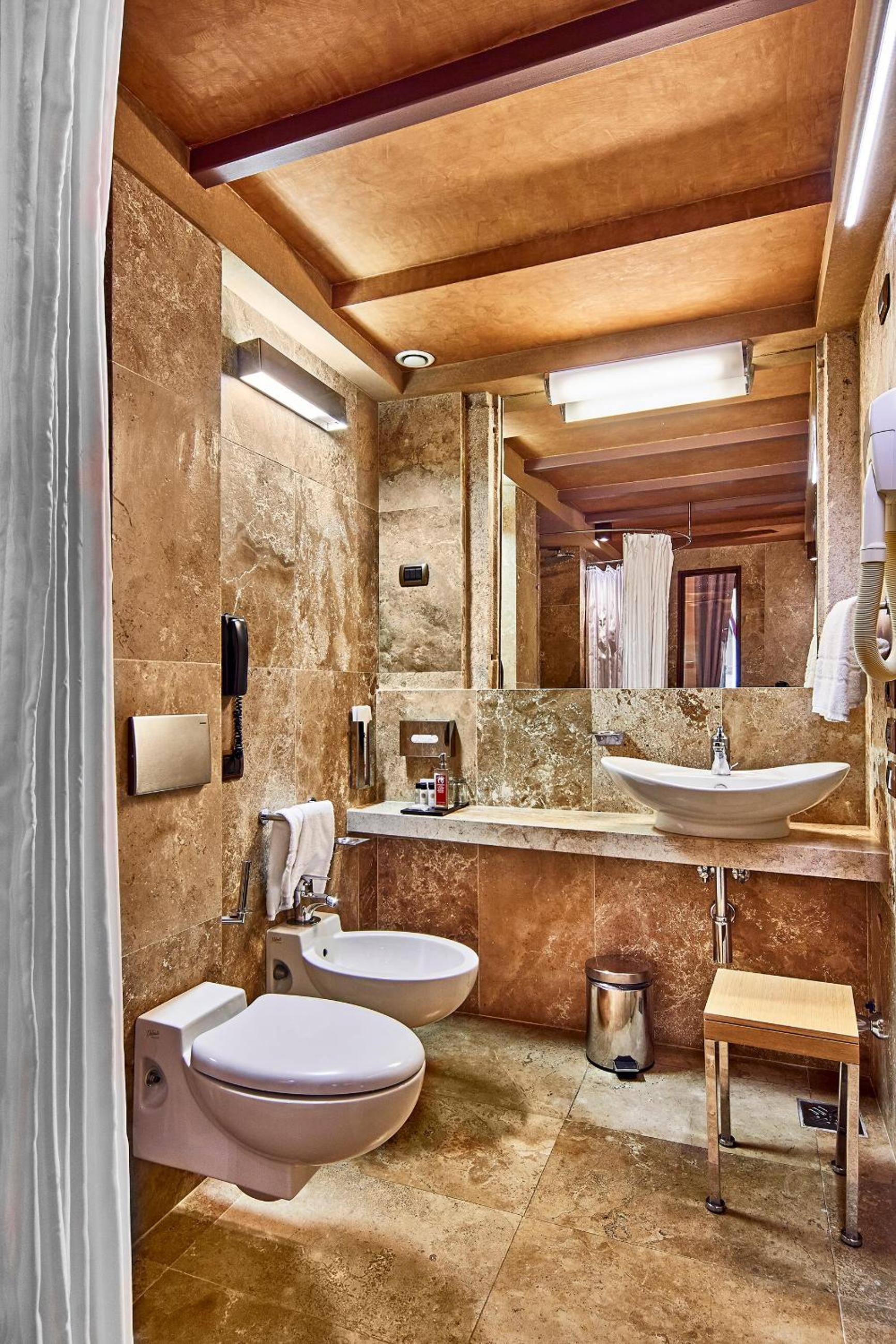 Junior Suite - Photo 11