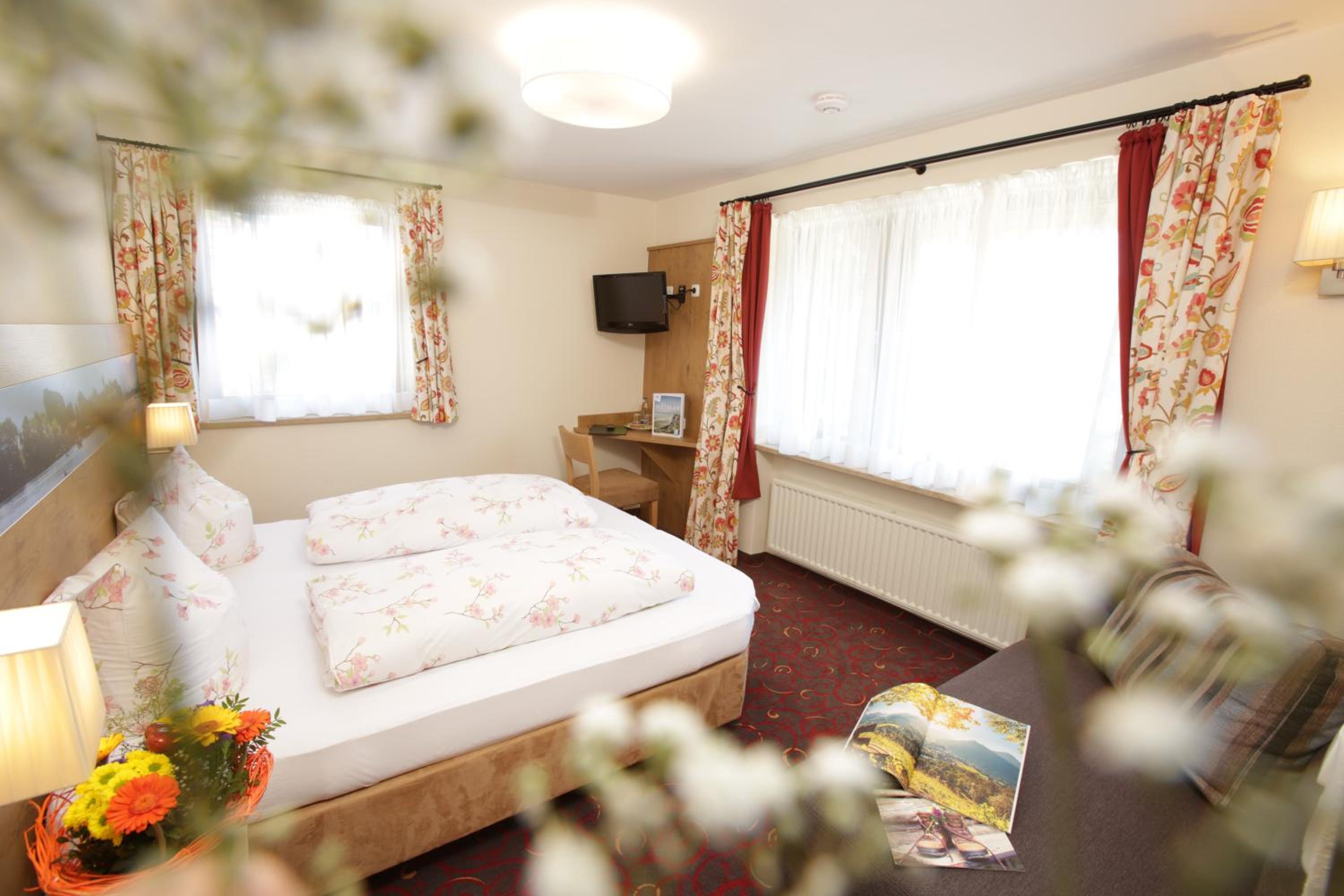 Double Room - Photo 12