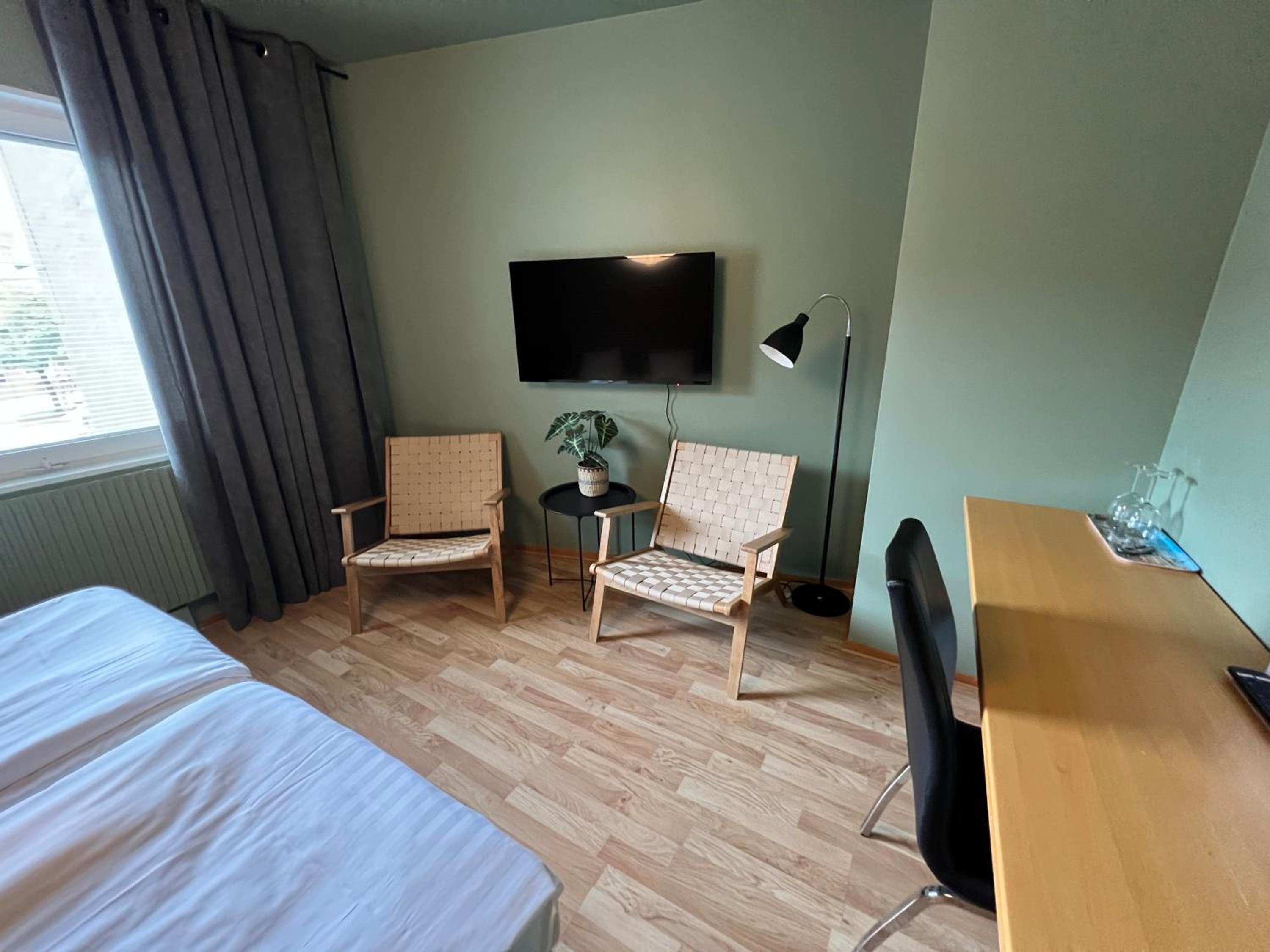 Double or Twin Room with Private Bathroom photo 2