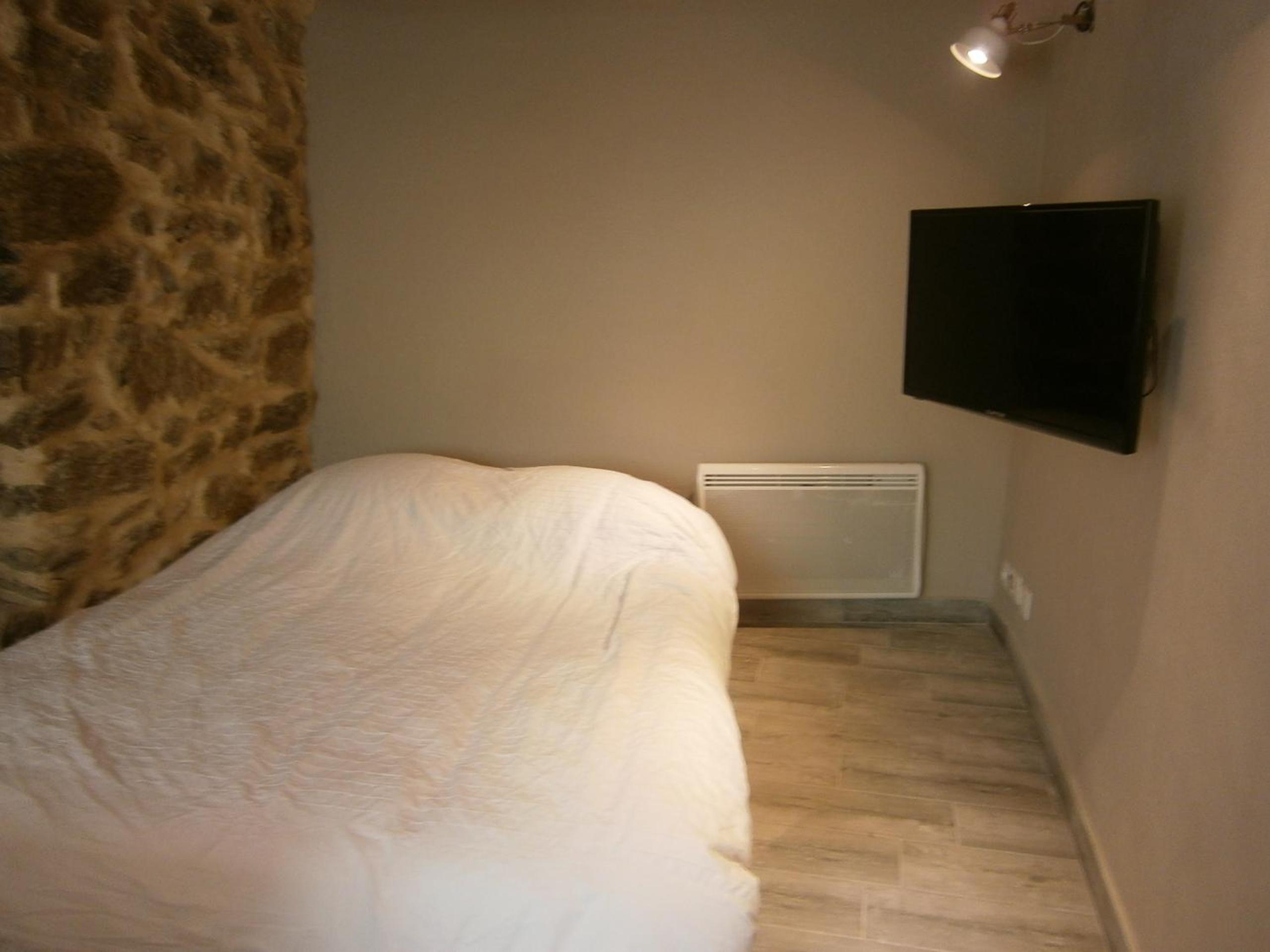 Studio (2 Adults)
