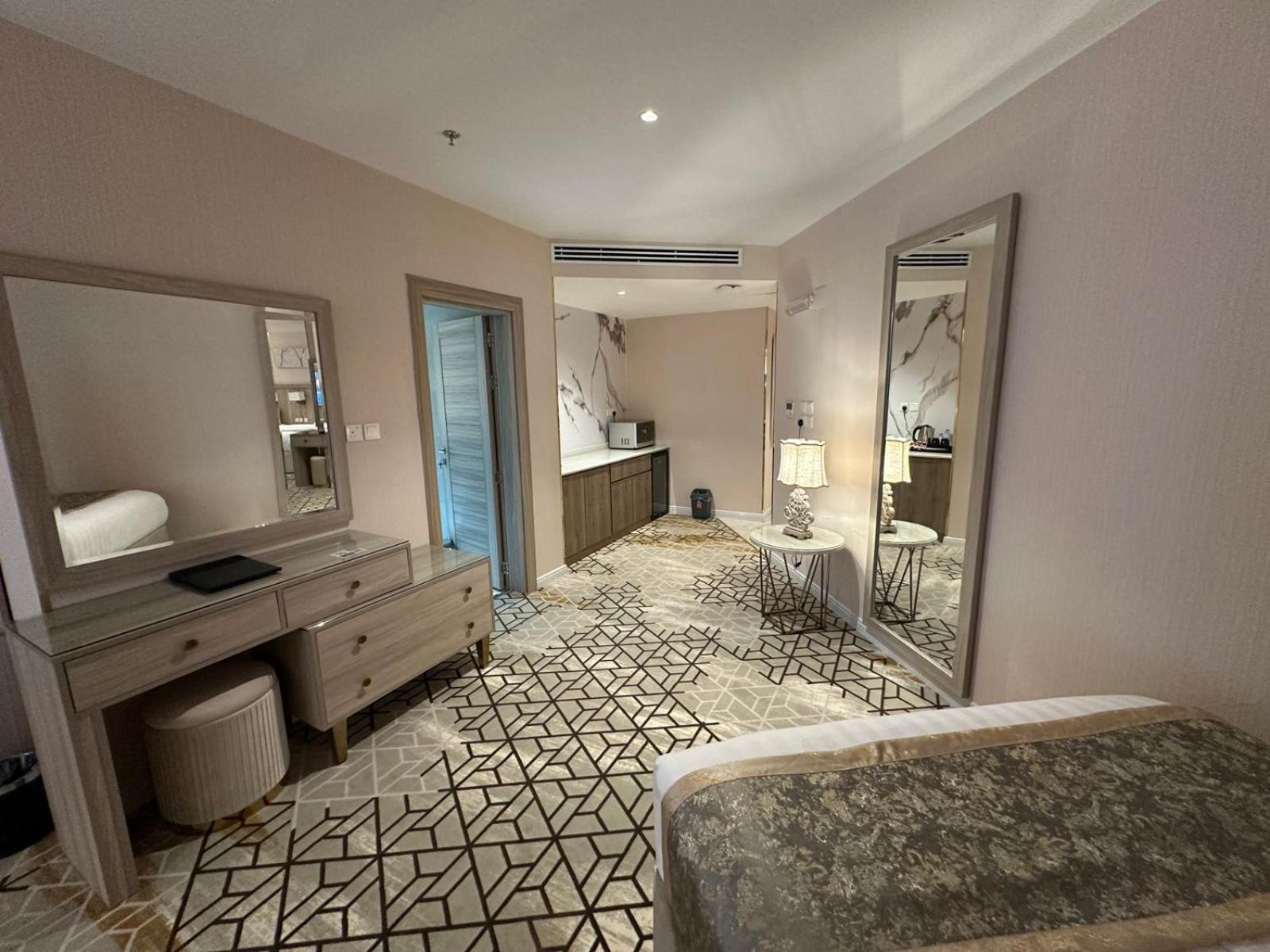 Deluxe Triple Room photo 2