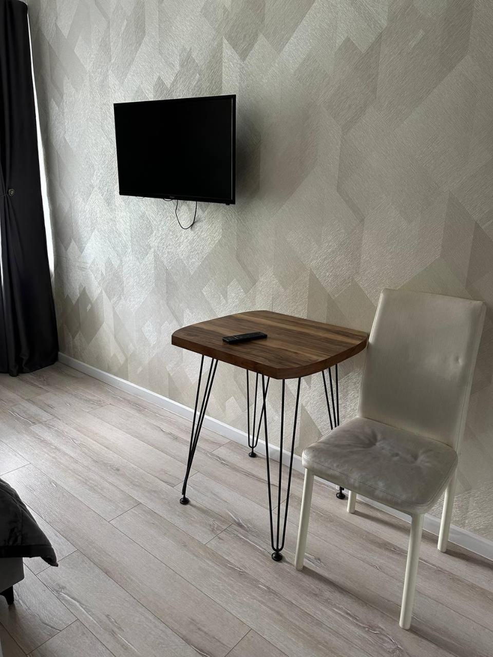 One-Bedroom Apartment with View photo 2