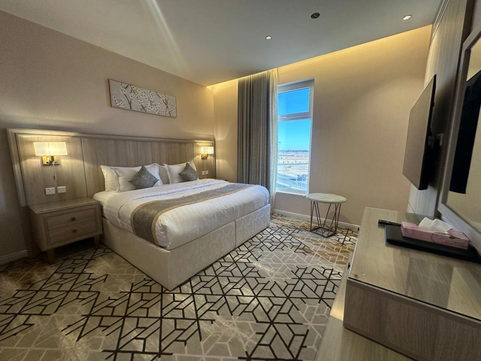 Deluxe Double Room with Balcony photo 2