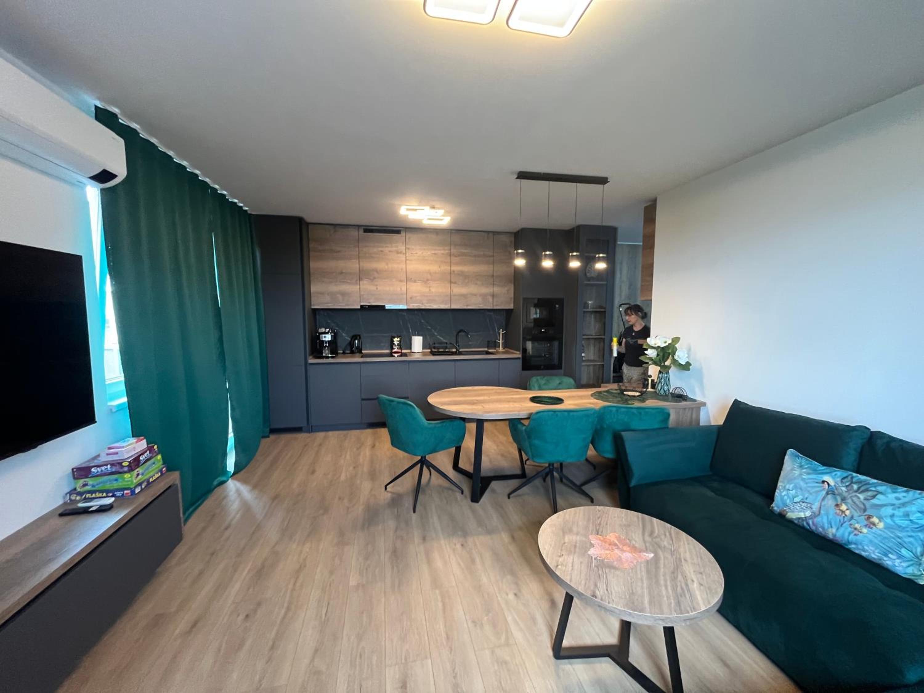 Two-Bedroom Apartment with Balcony photo 2