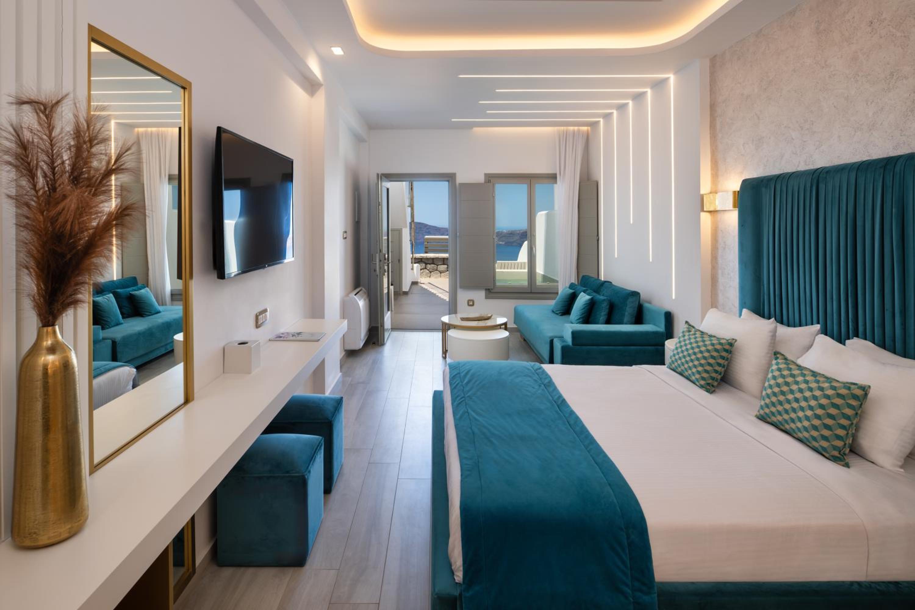 Suite with Outdoor Tub