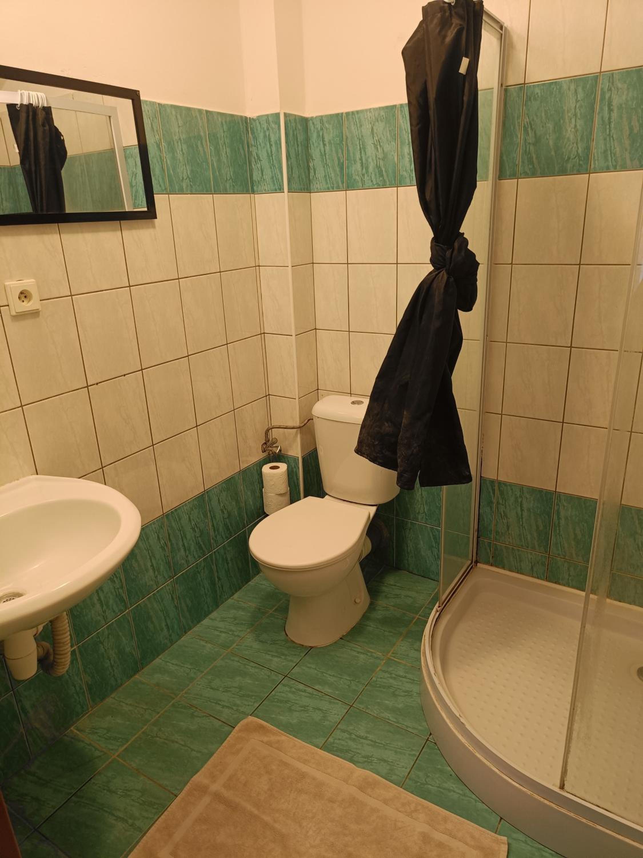 Family Room with Private Bathroom photo 3