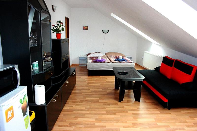 Budget Double Room - Photo 5