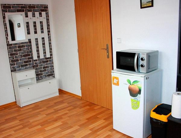 Budget Double Room - Photo 7