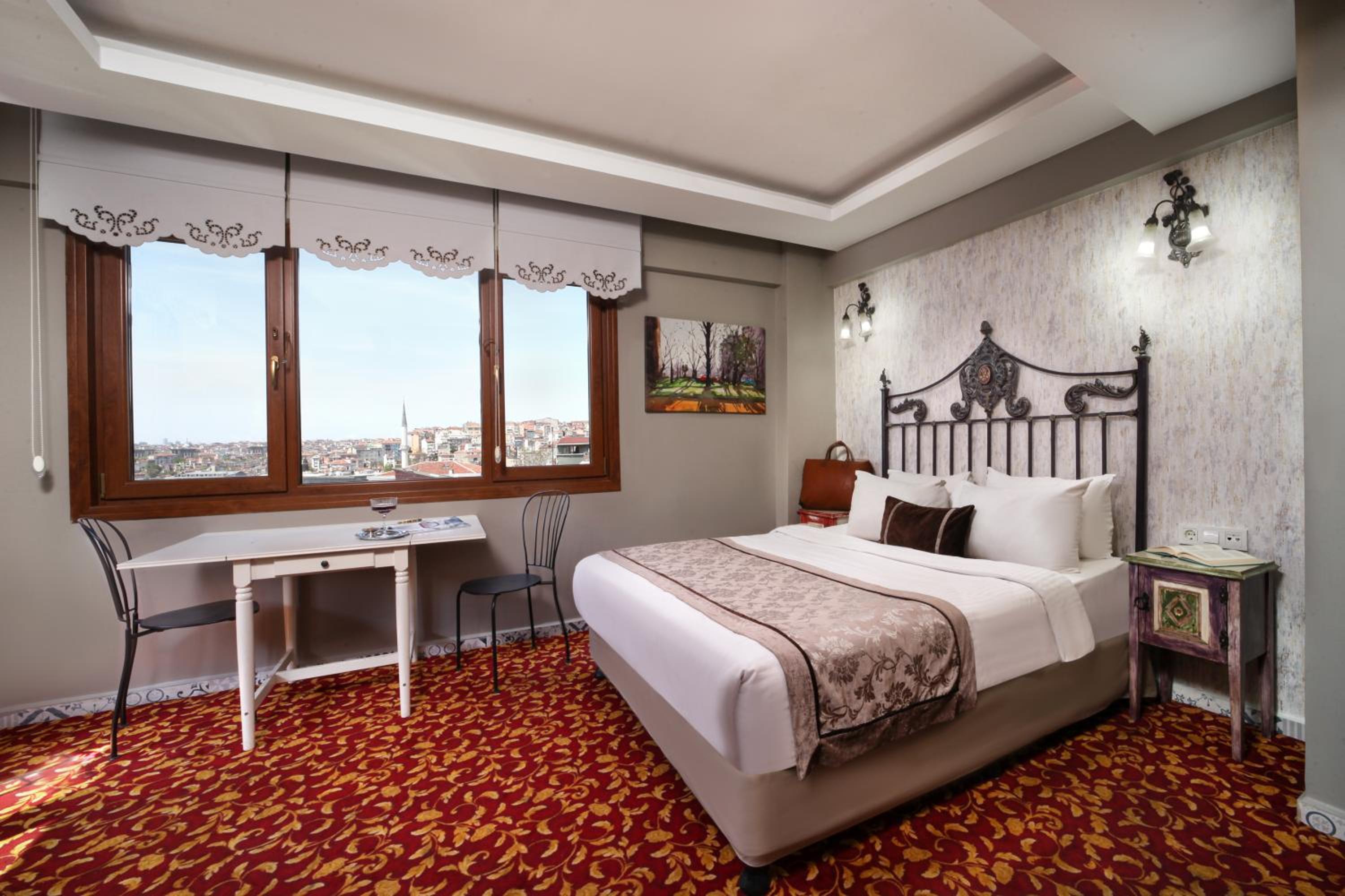 Deluxe Queen Room with Two Queen Beds photo 1