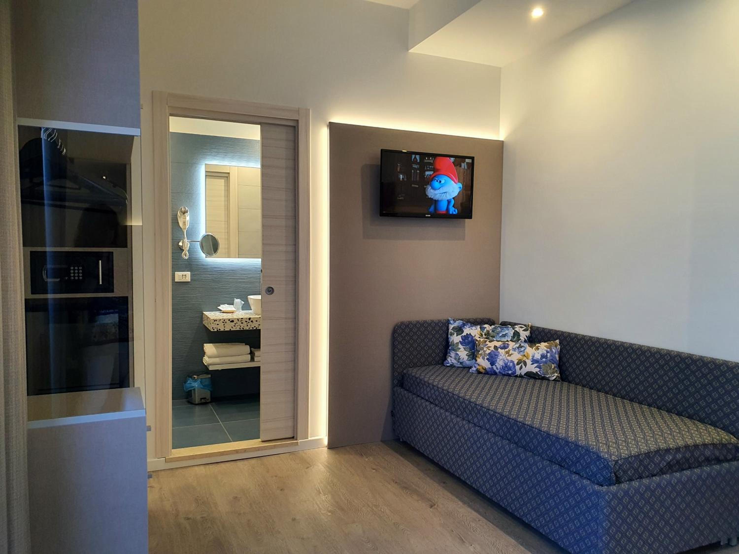 Standard Family Room - Photo 2