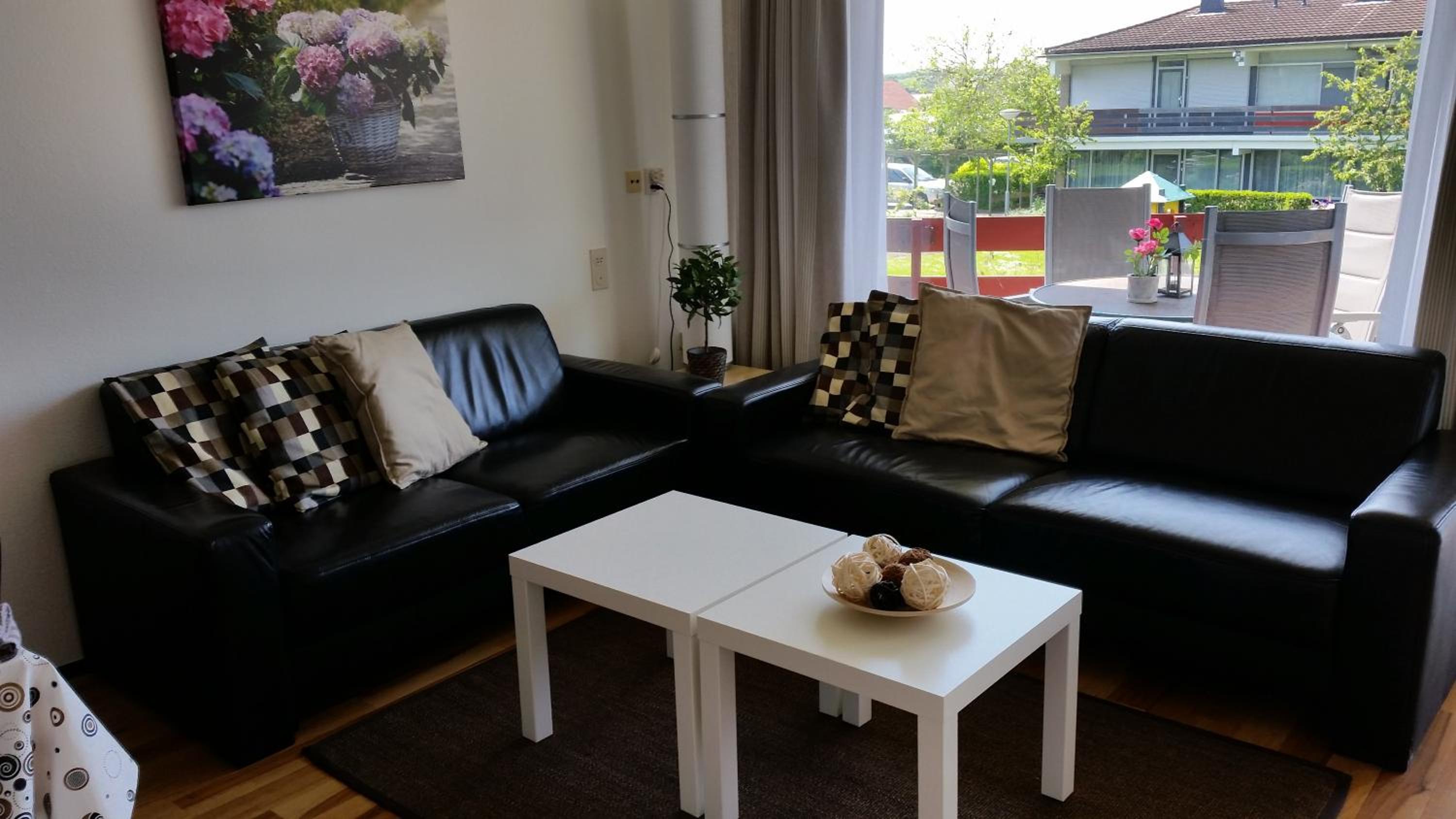 Apartment with Balcony photo 1