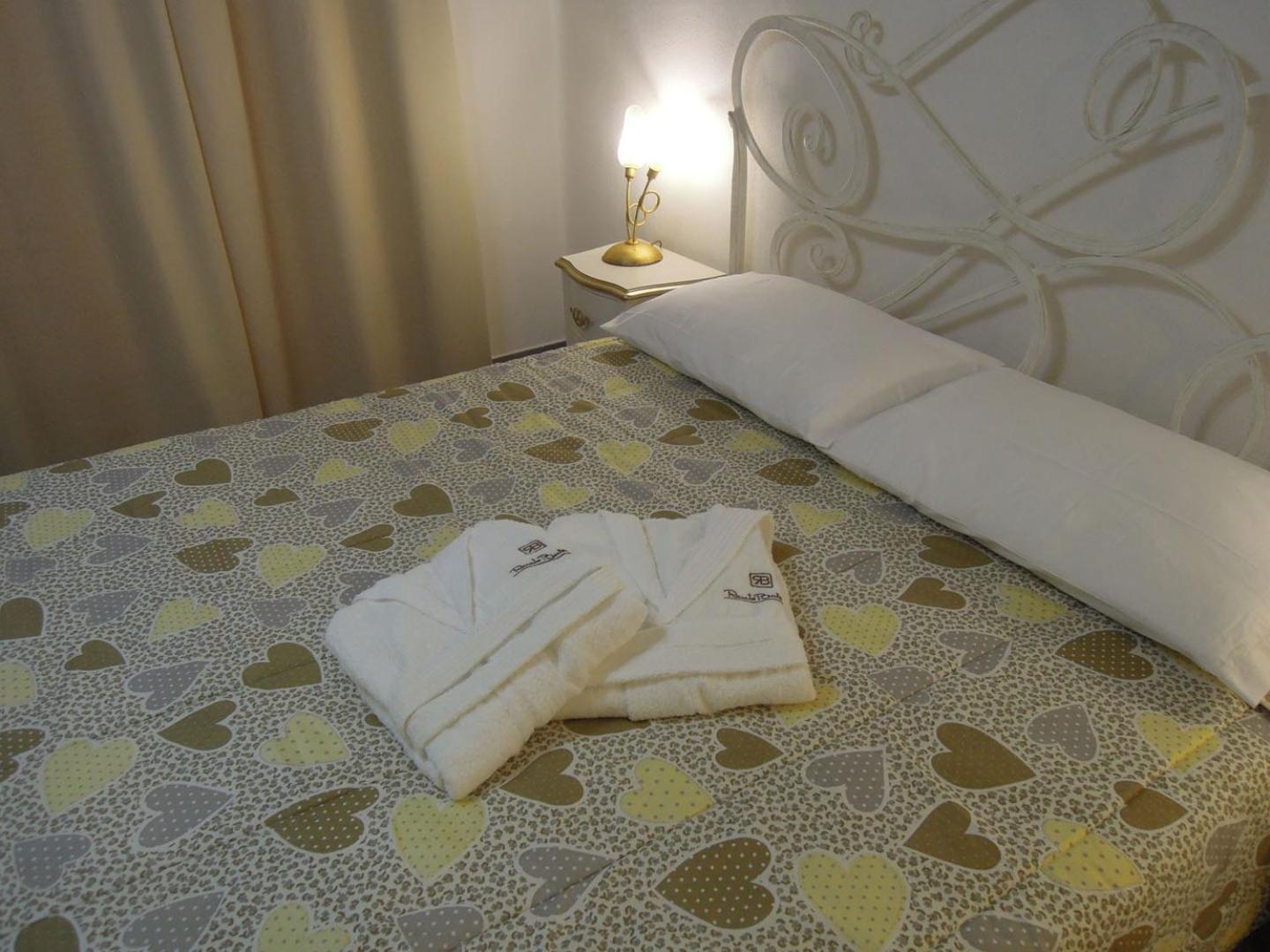 Single Room with Private Bathroom photo 3