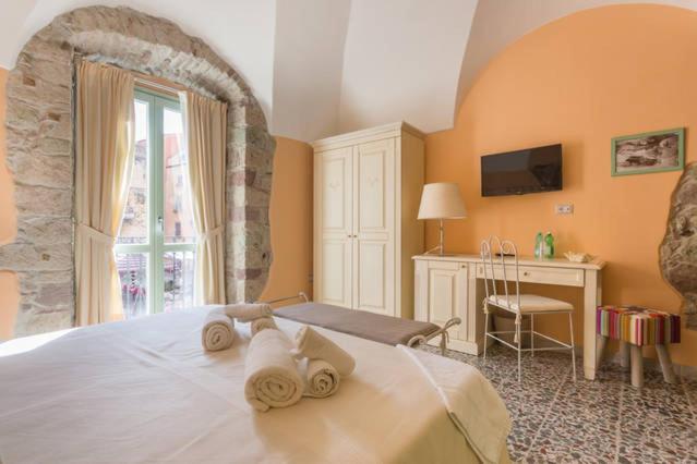 Standard Double Room - Photo 2