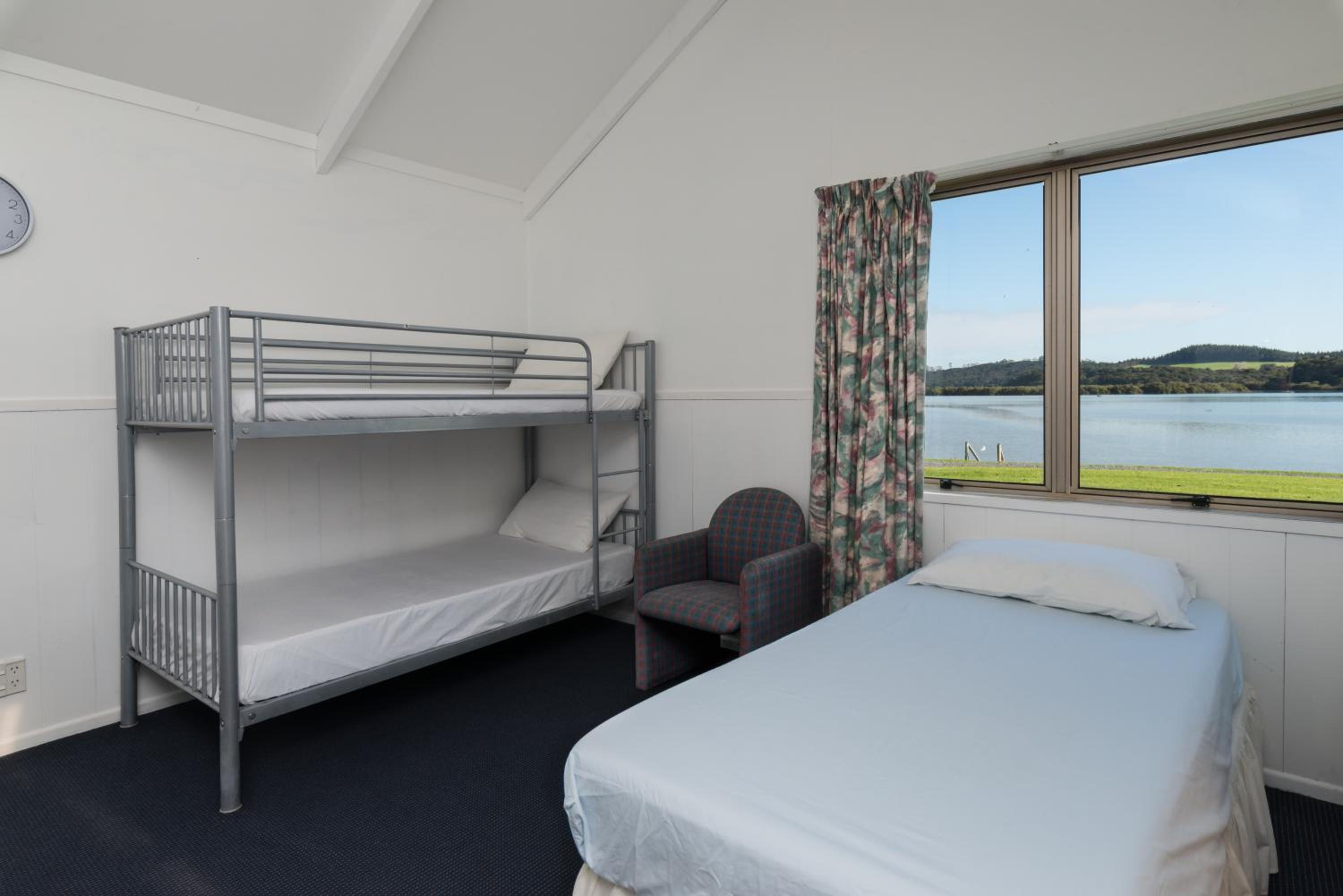 Standard Cabin with Shared Bathroom photo 2