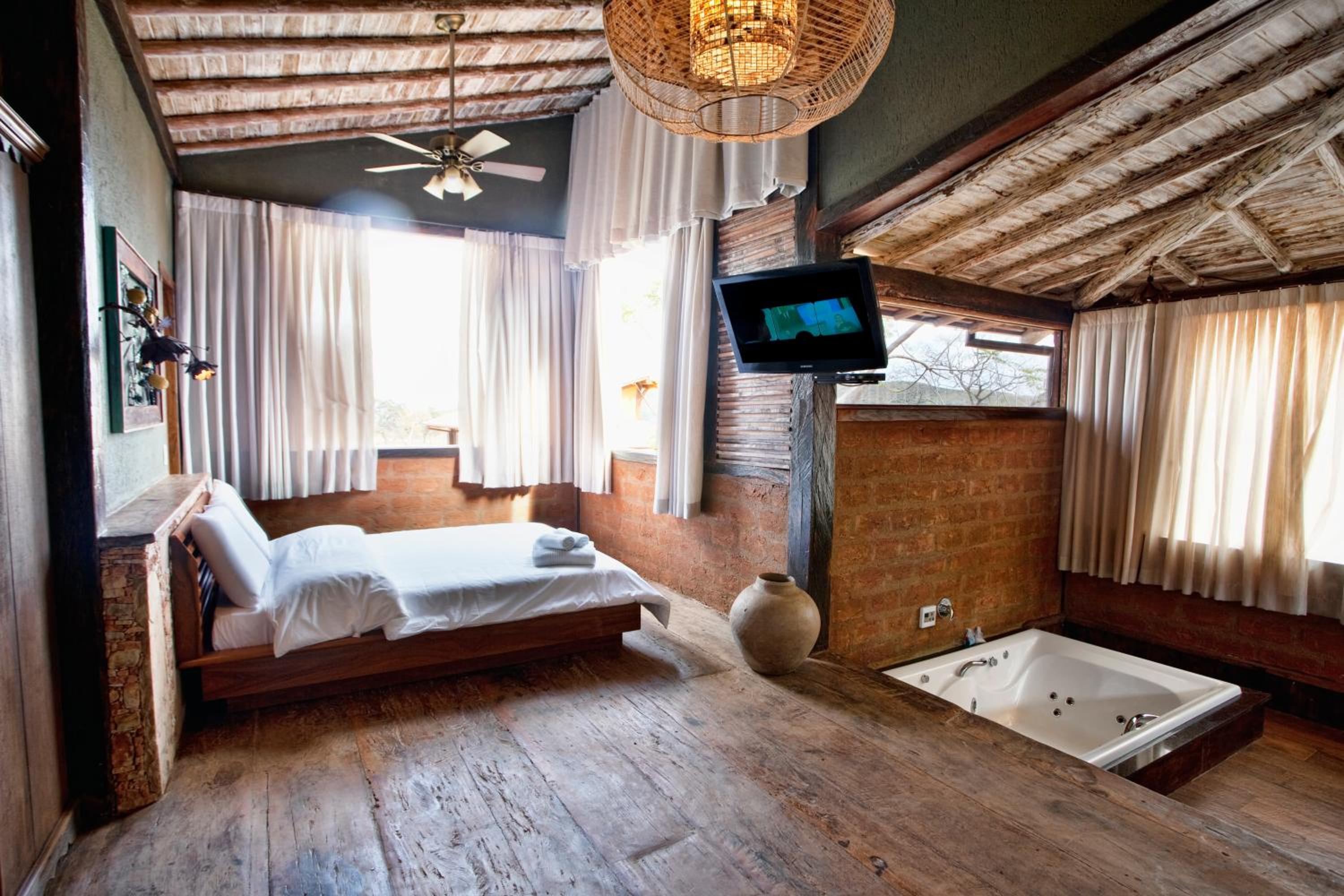 Bungalow with Spa Bath photo 2
