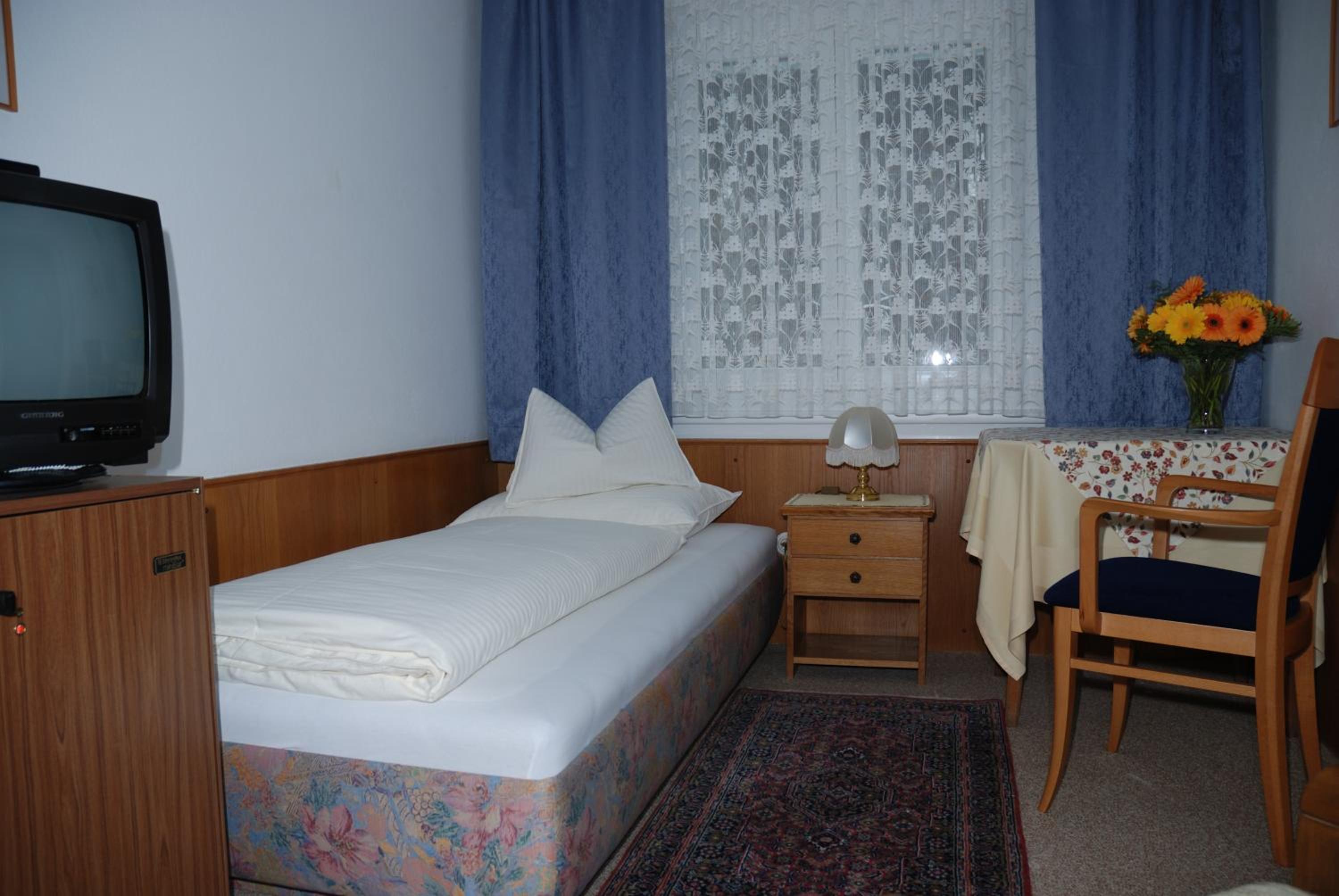 Single Room photo 2