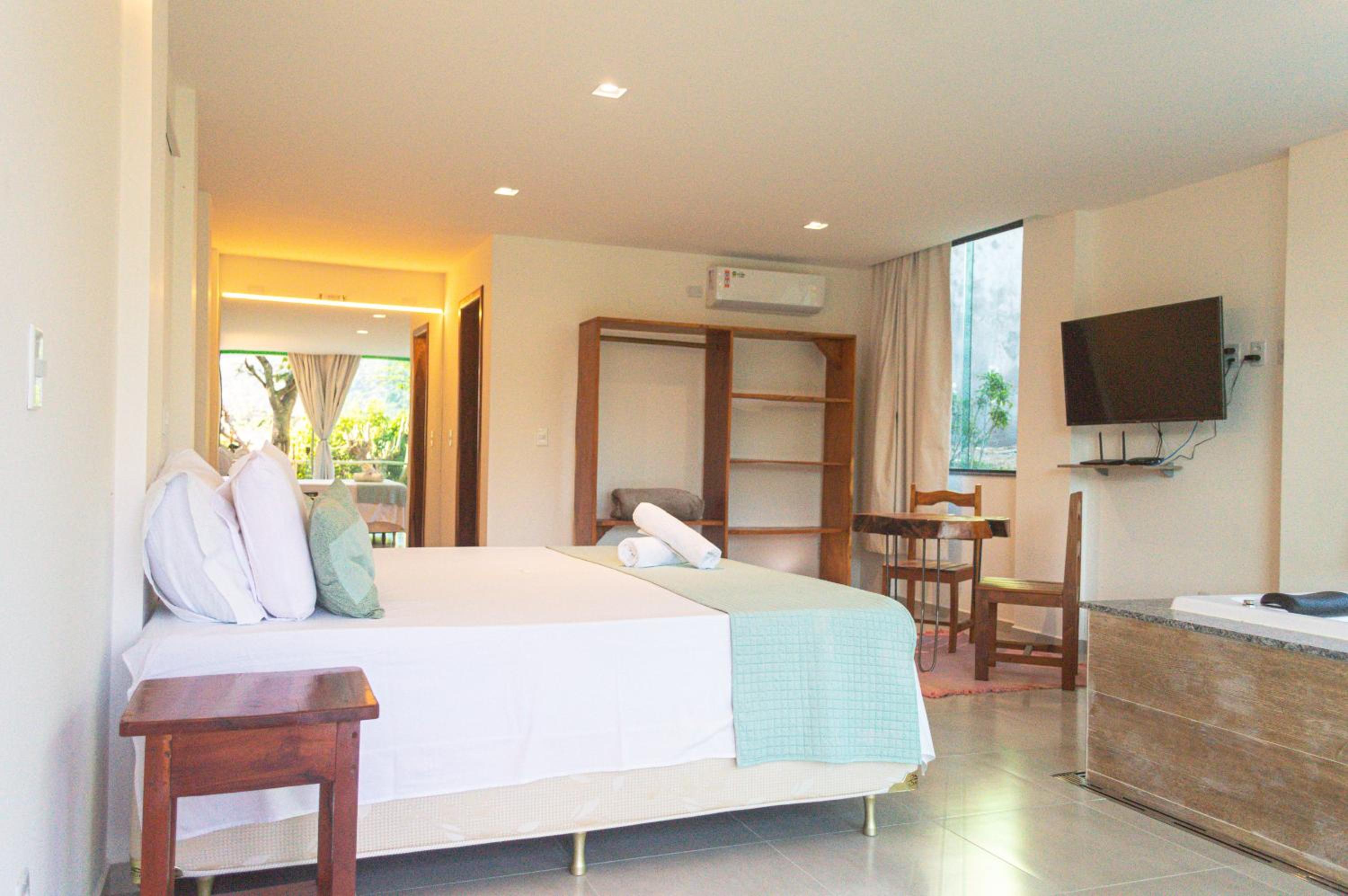 Deluxe Suite with Spa Bath