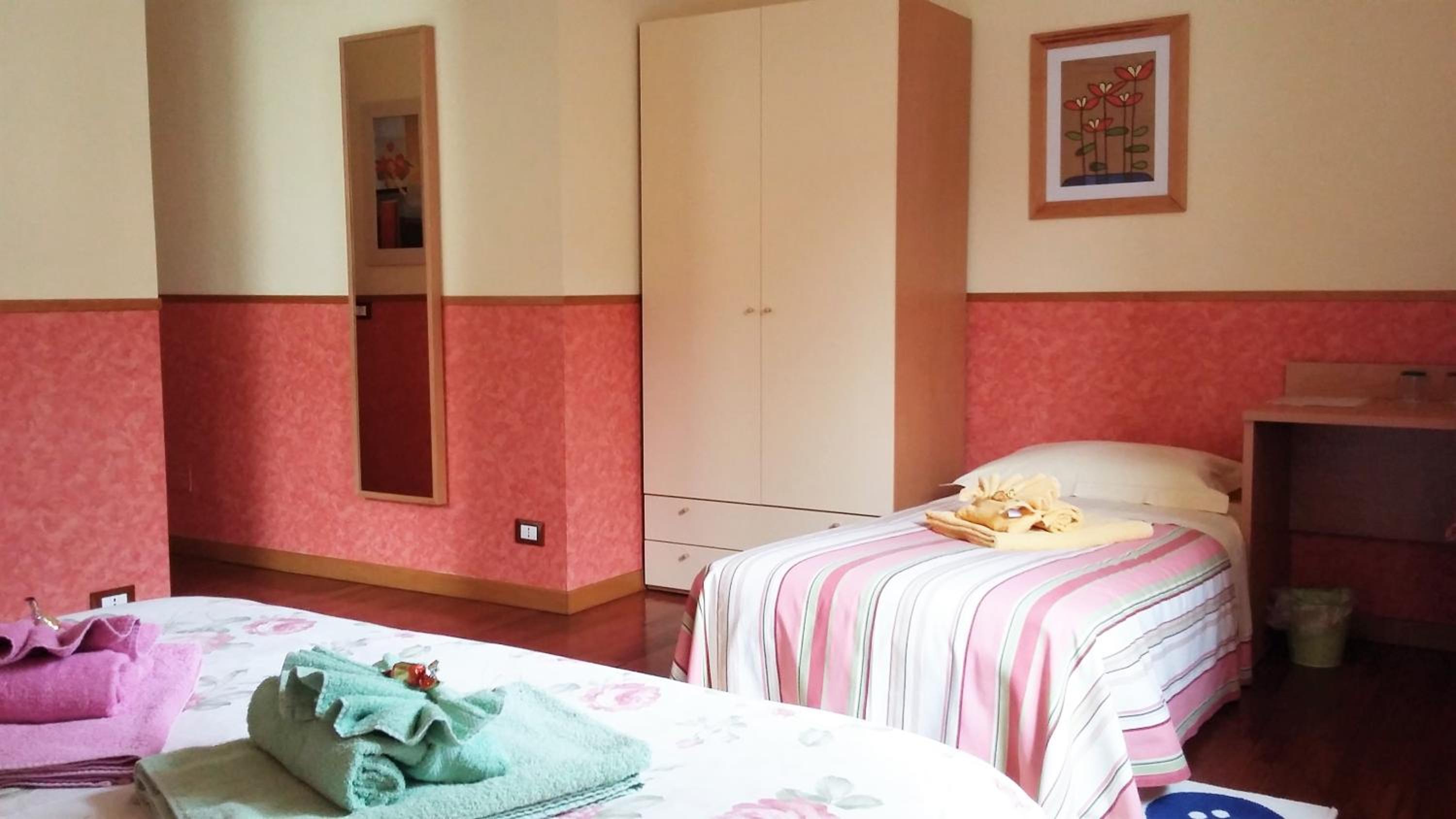 Large Double Room photo 3