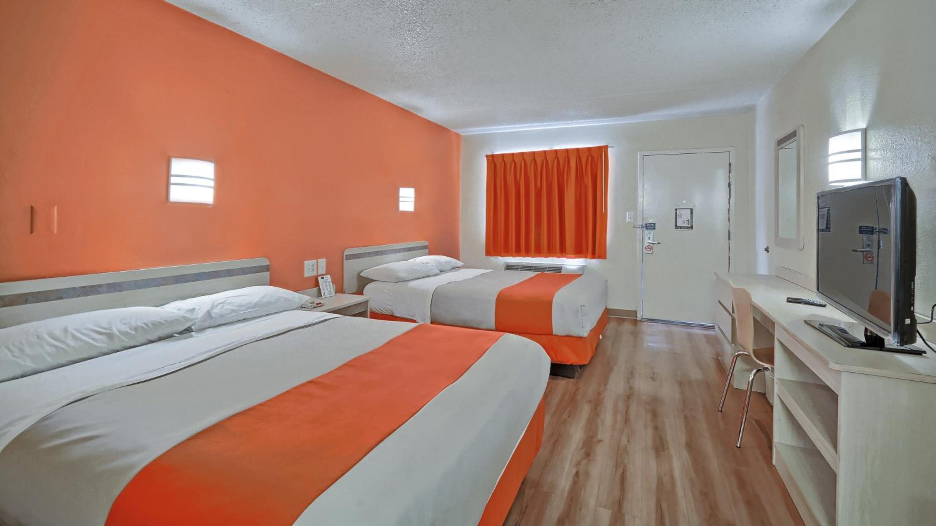 Double Room with Two Double Beds - Non-Smoking photo 3