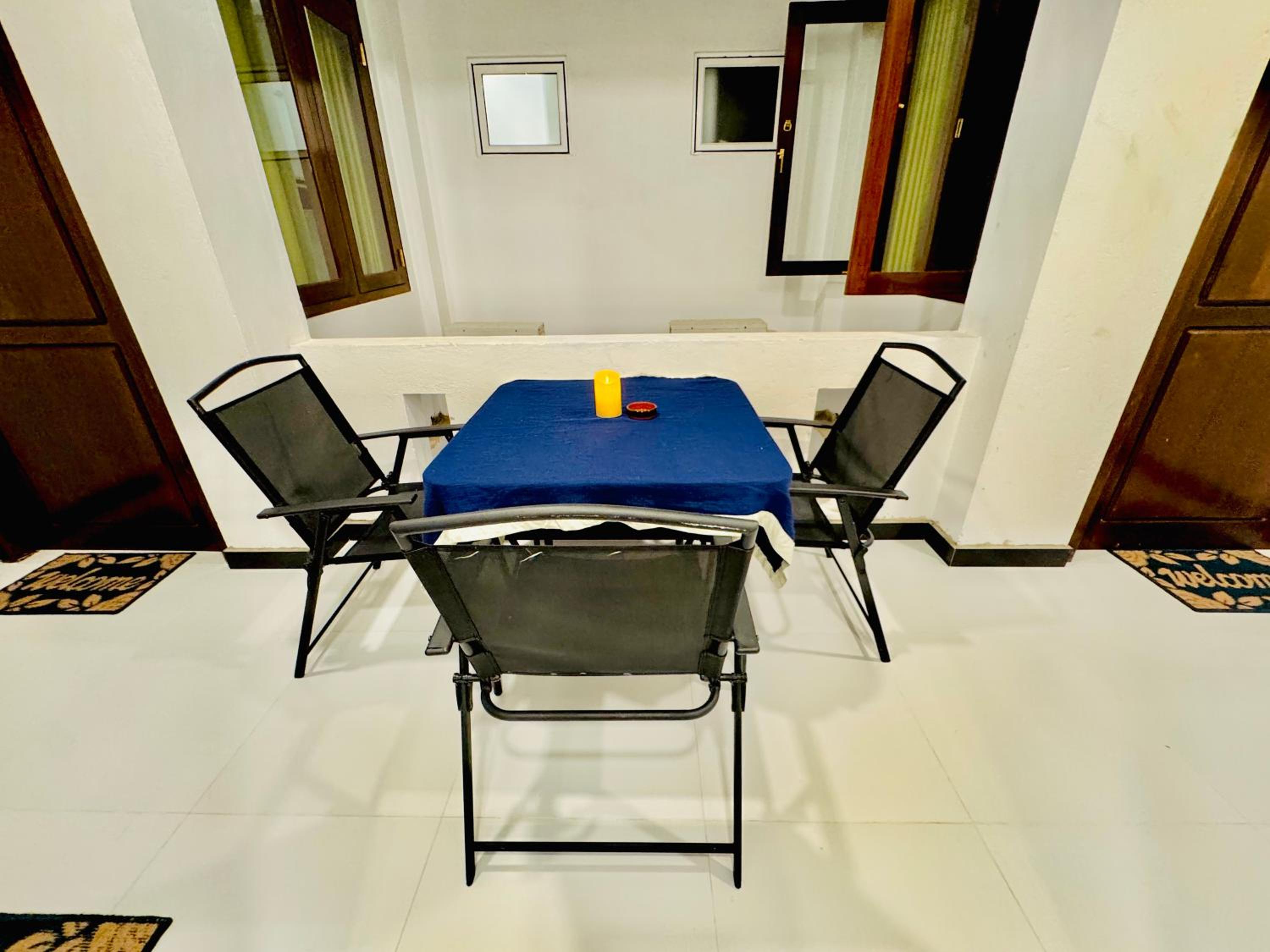 Single Bed in Male Dormitory Room with Shared Bathroom photo 2
