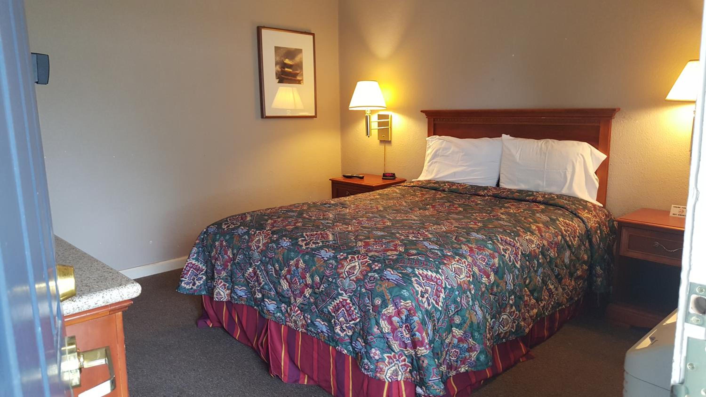 Deluxe Family Suite photo 1