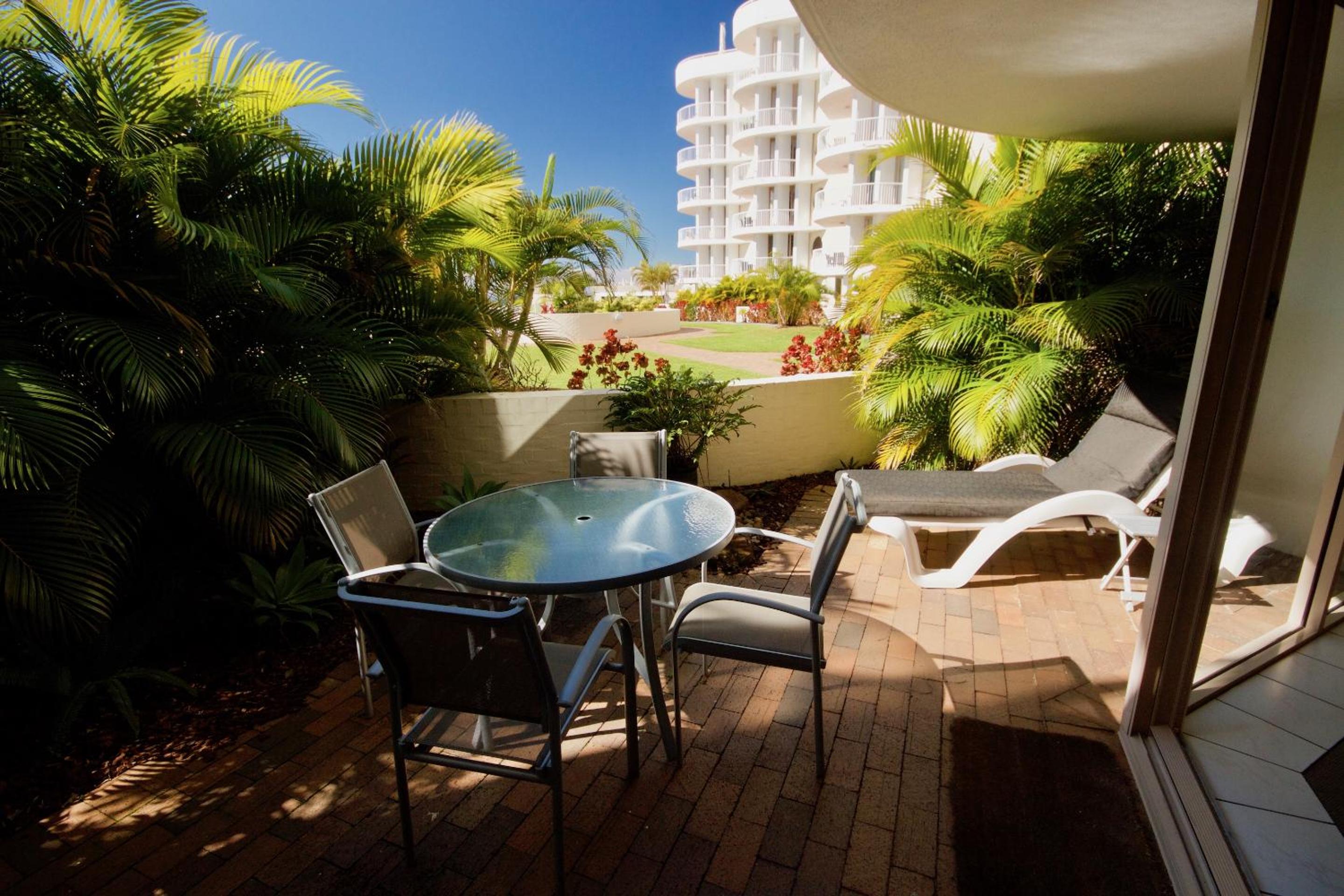 One-Bedroom Courtyard Apartment