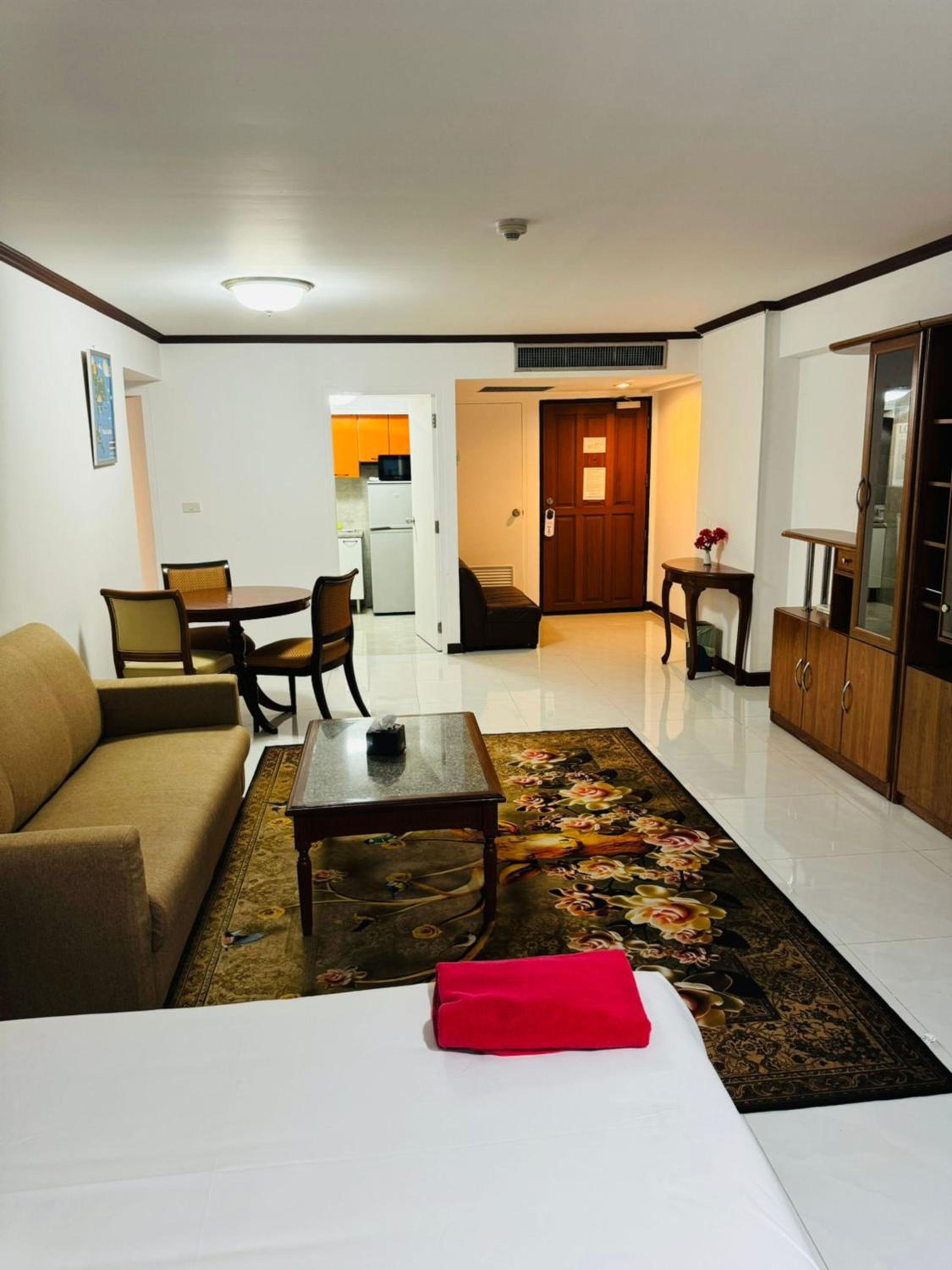 Apartment with Balcony photo 1
