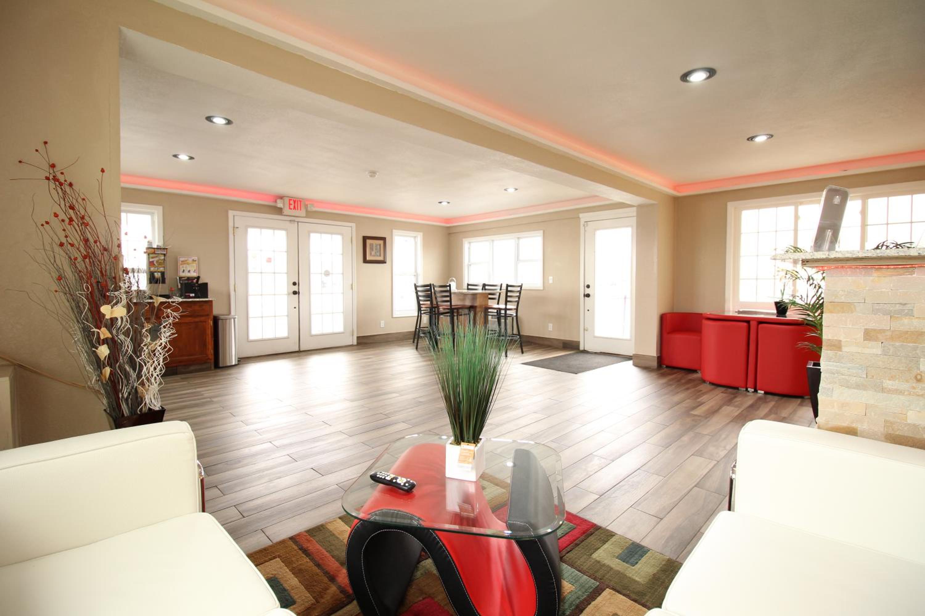 King Room - Non-Smoking - Photo 12