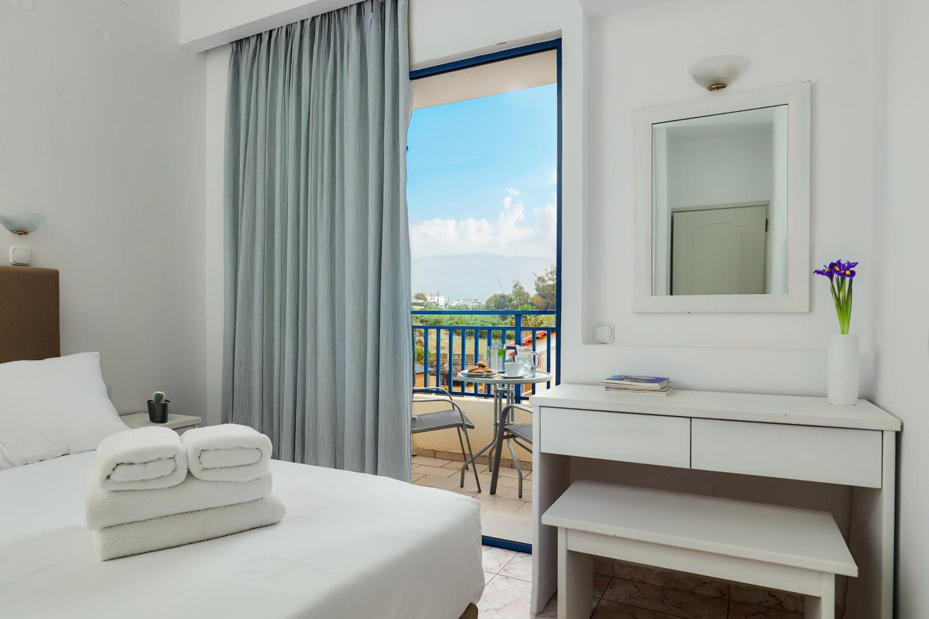 Suite with Mountain View