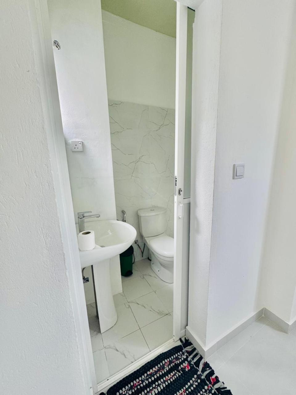 Single Bed in Male Dormitory Room with Shared Bathroom photo 1