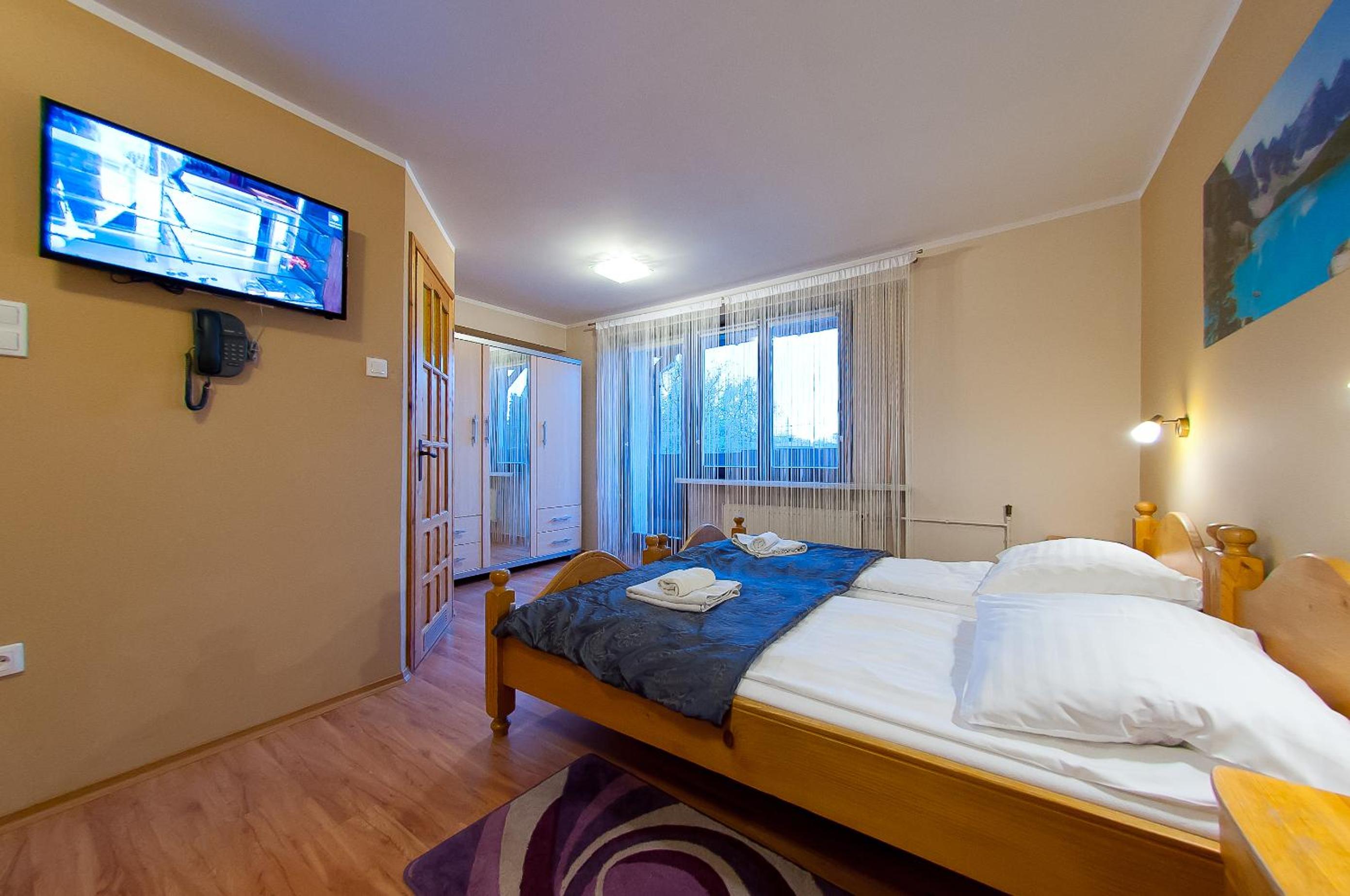 Standard Double or Twin Room photo 1