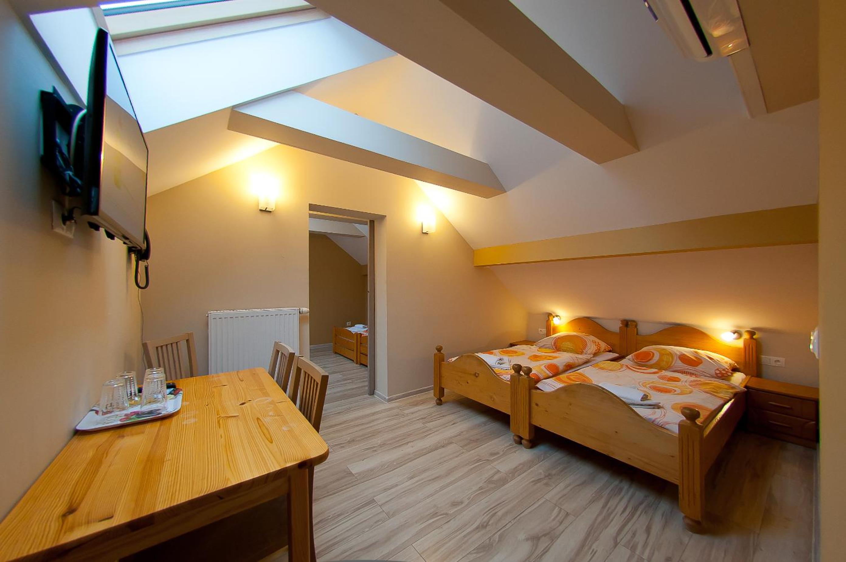 Standard Triple Room photo 2