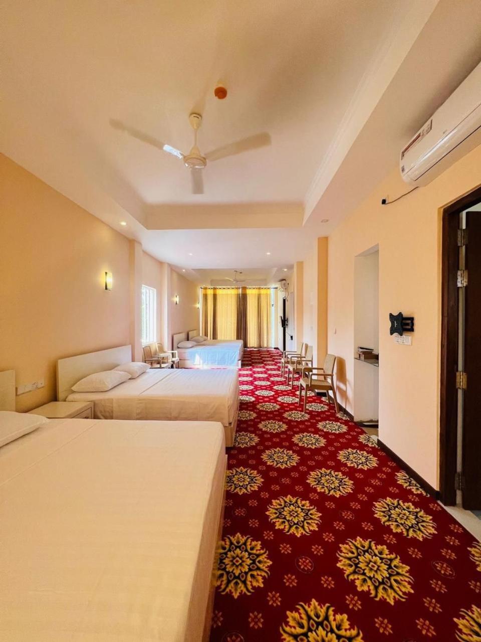 Deluxe Family Room