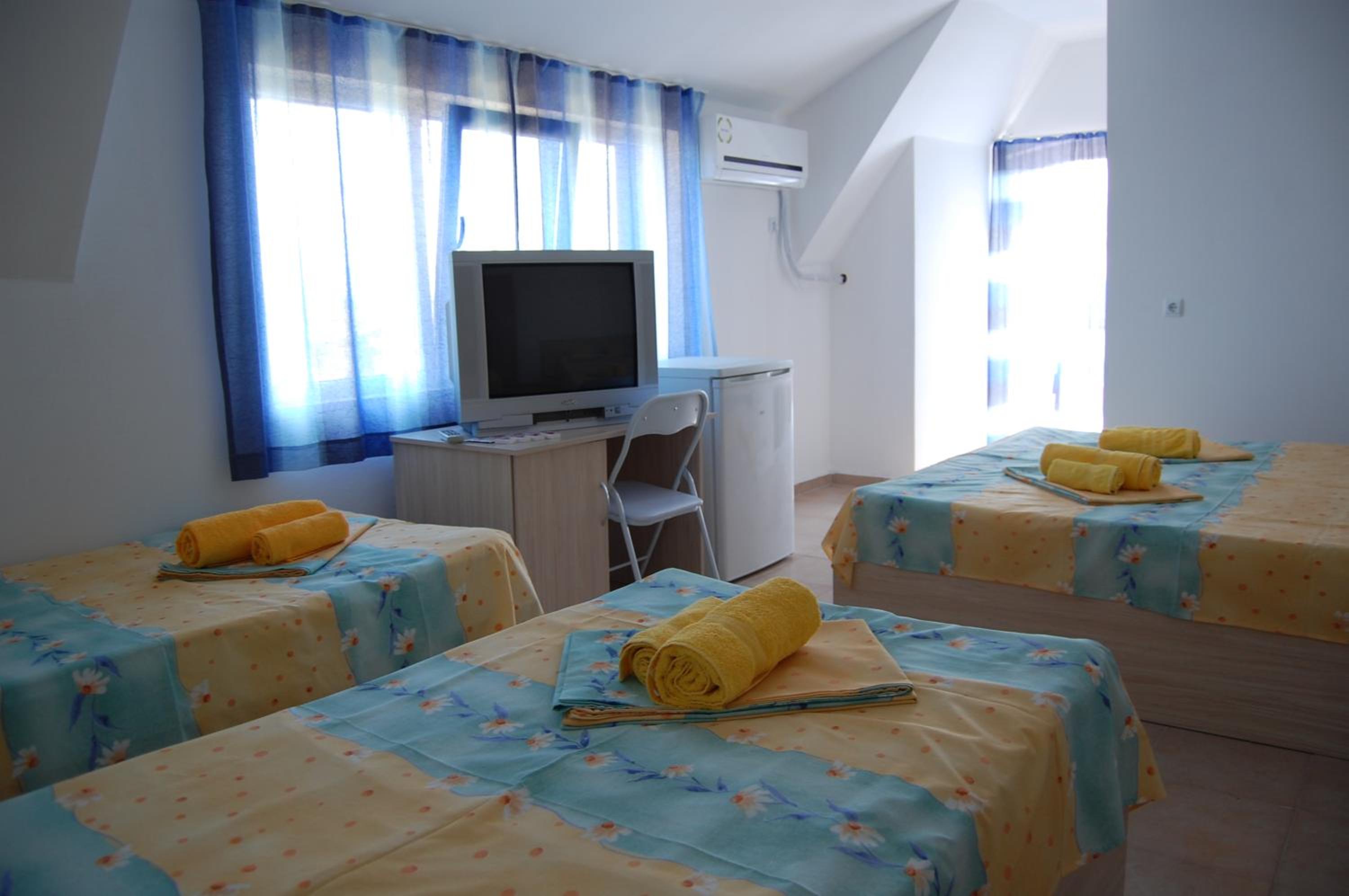 Junior Suite with Balcony (4 Adults) photo 2