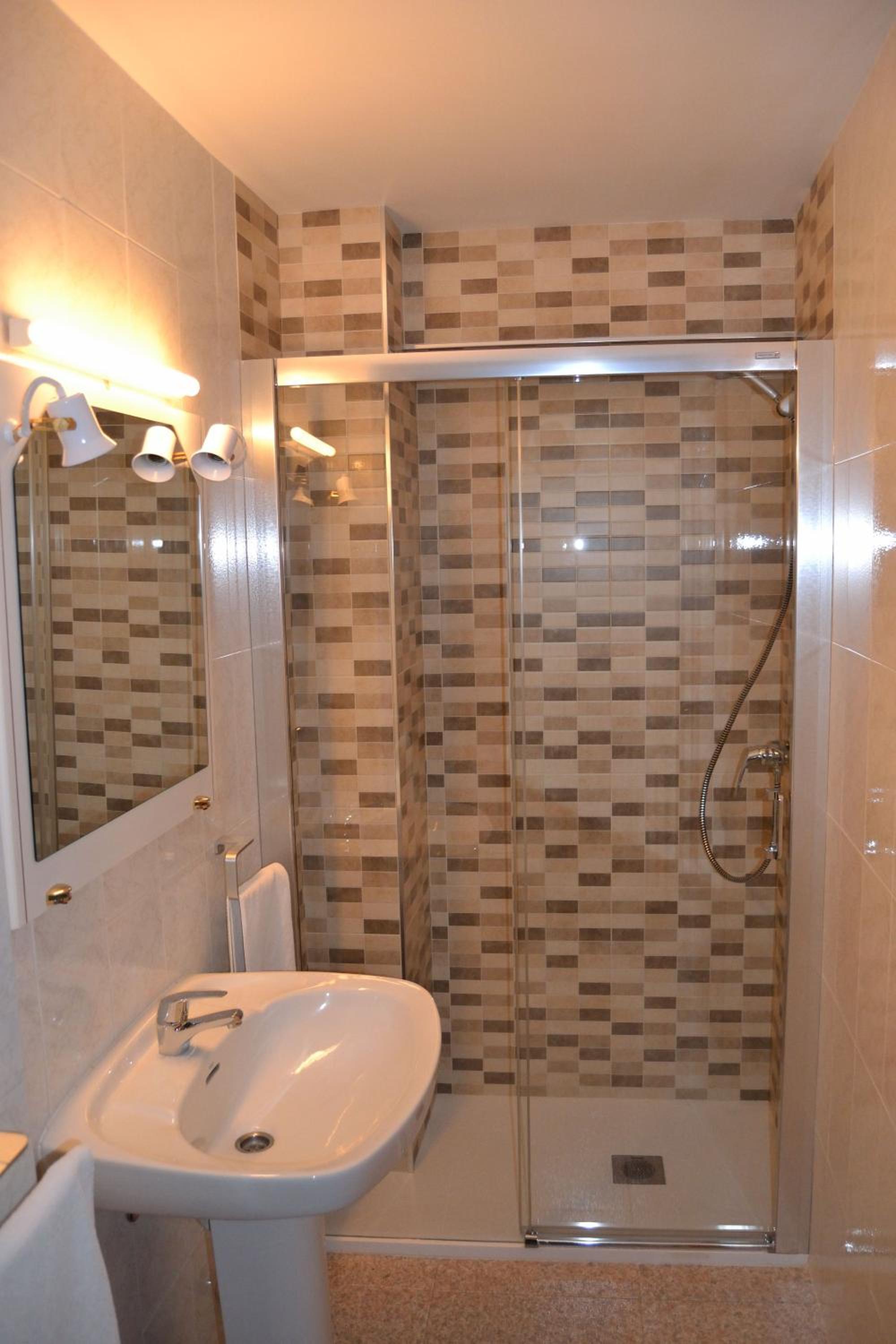 Double or Twin Room photo 3