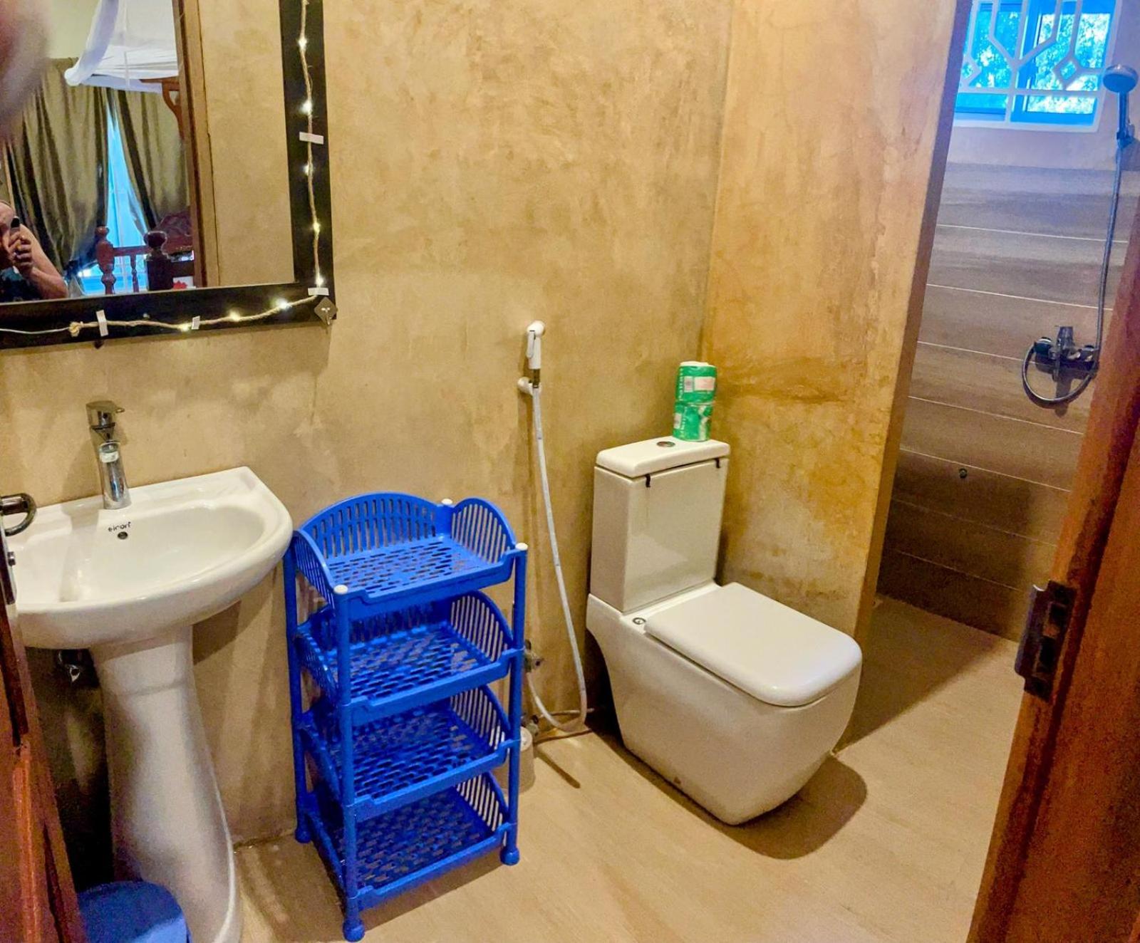 Double or Twin Room with Private Bathroom photo 2